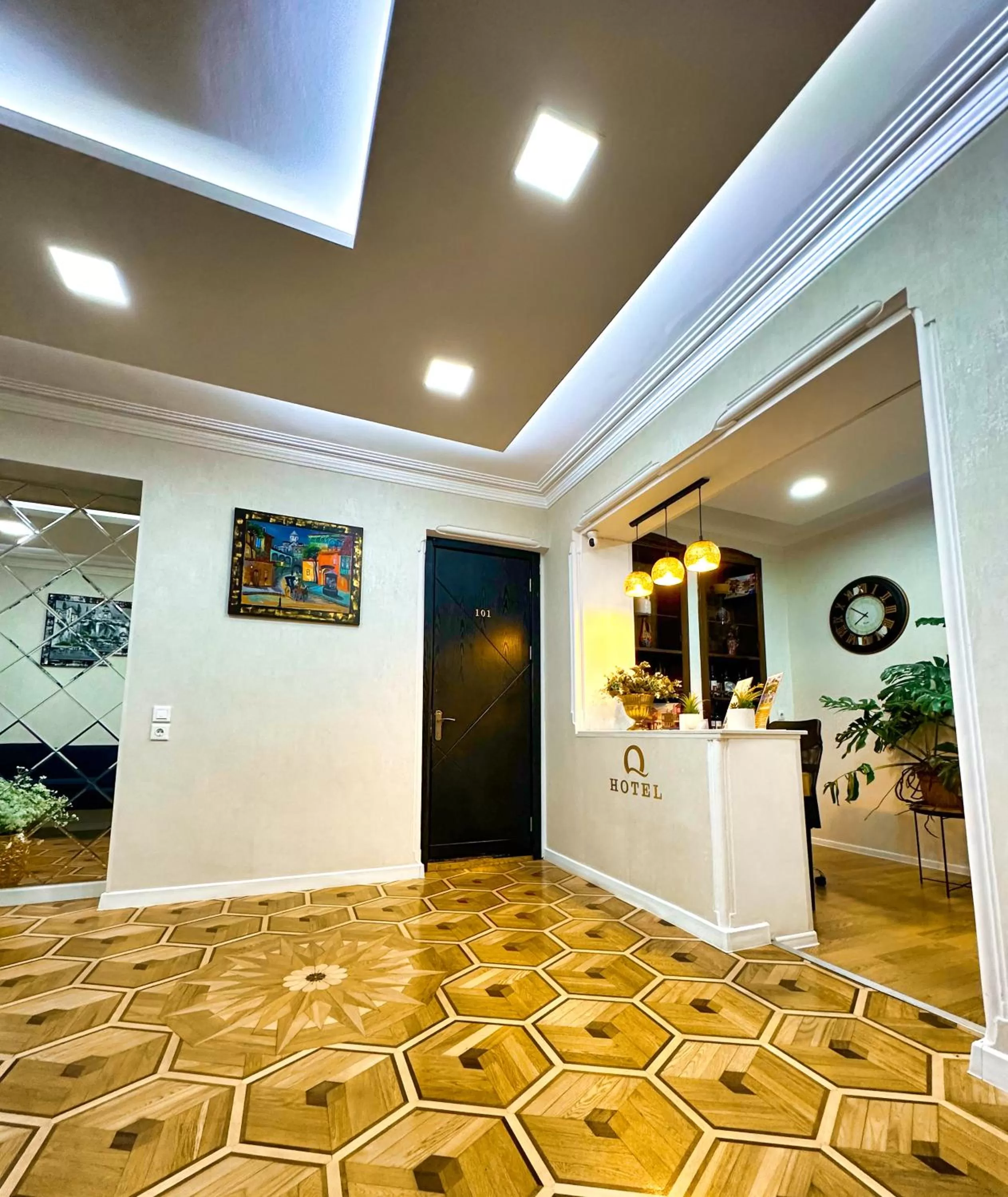 Living room, Lobby/Reception in Metekhi View Hotel