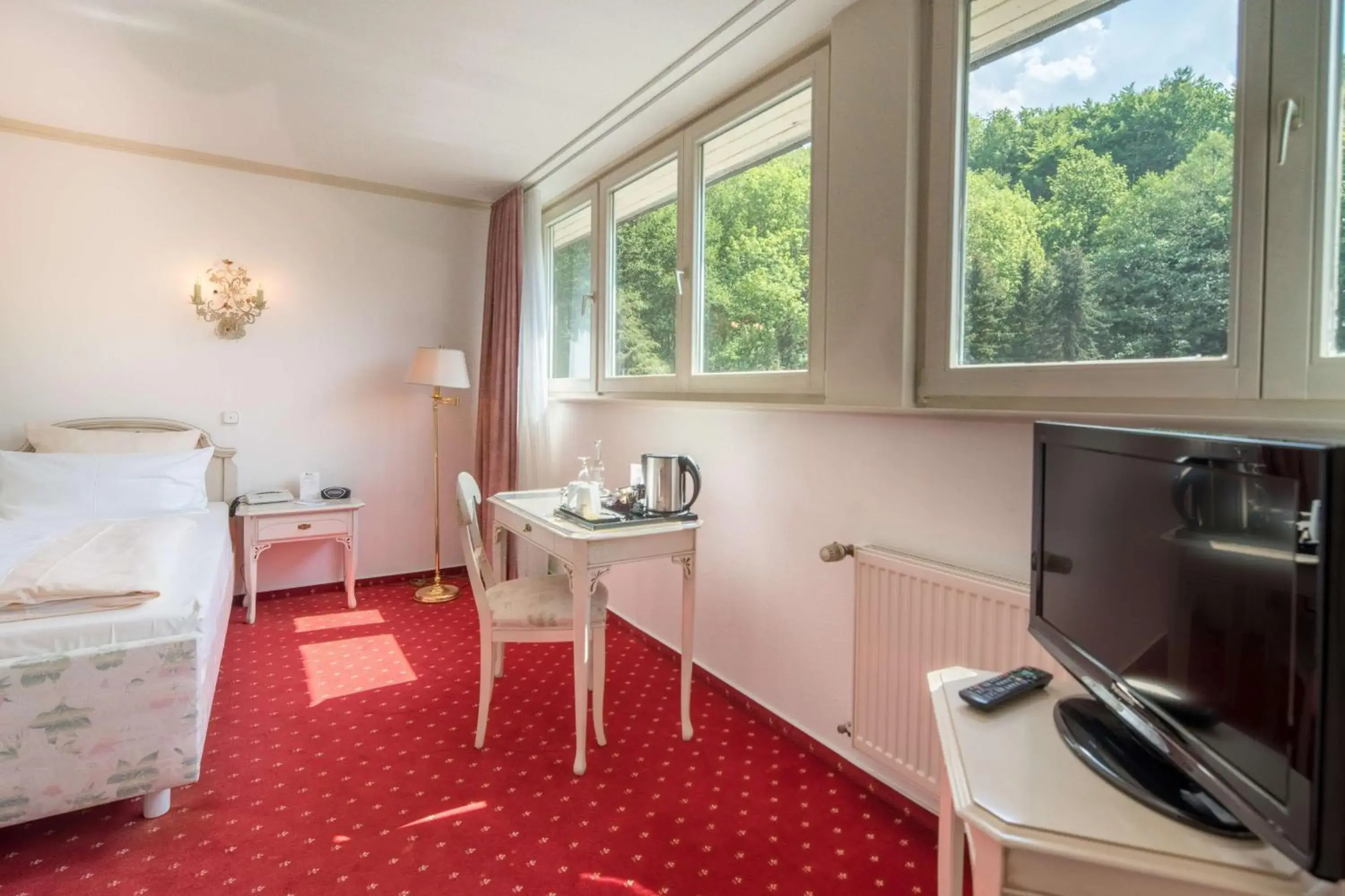 Photo of the whole room, Kitchen/Kitchenette in Best Western Hotel Rhön Garden