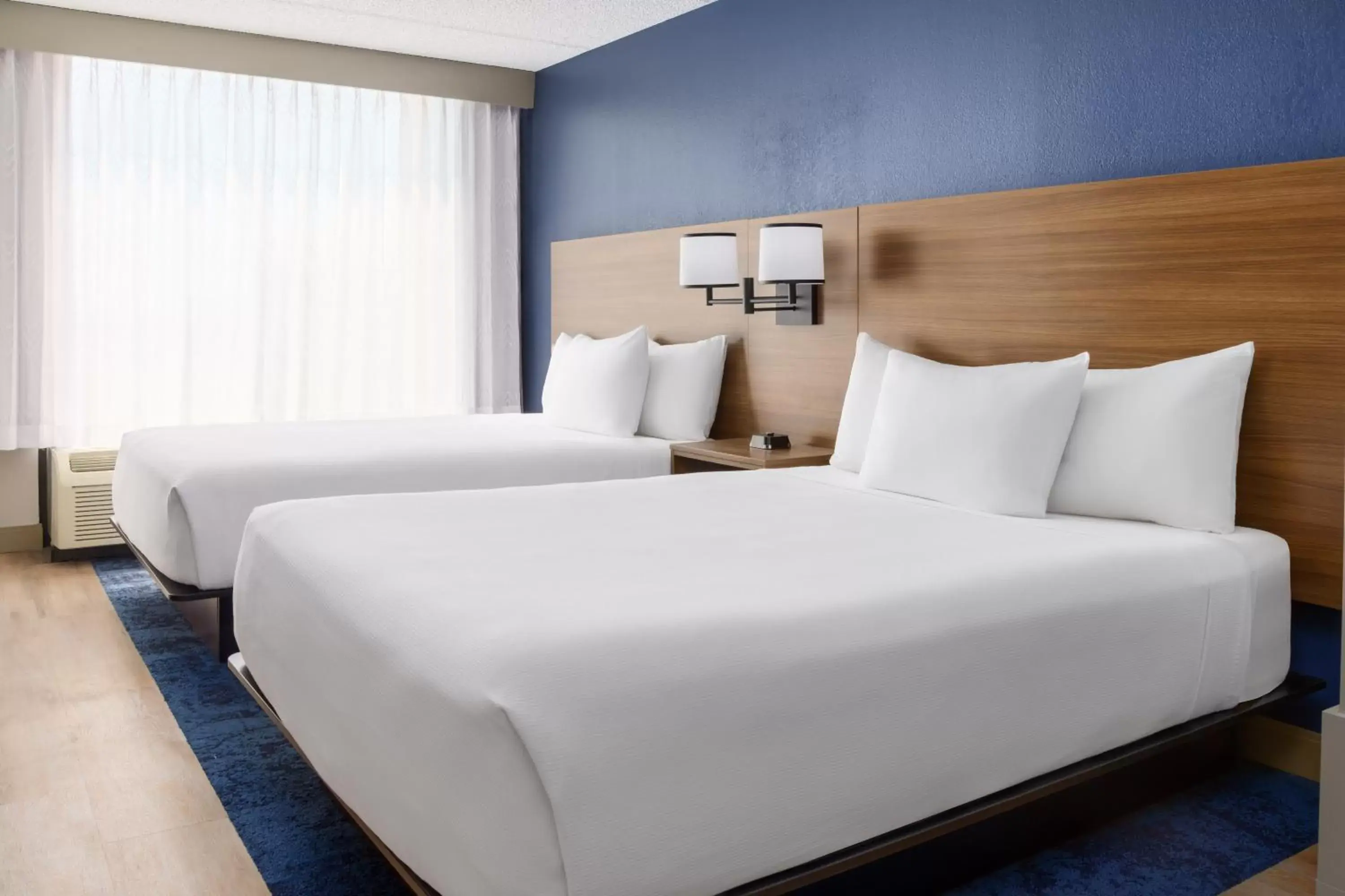 Bed in Hyatt Place across from Universal Orlando Resort