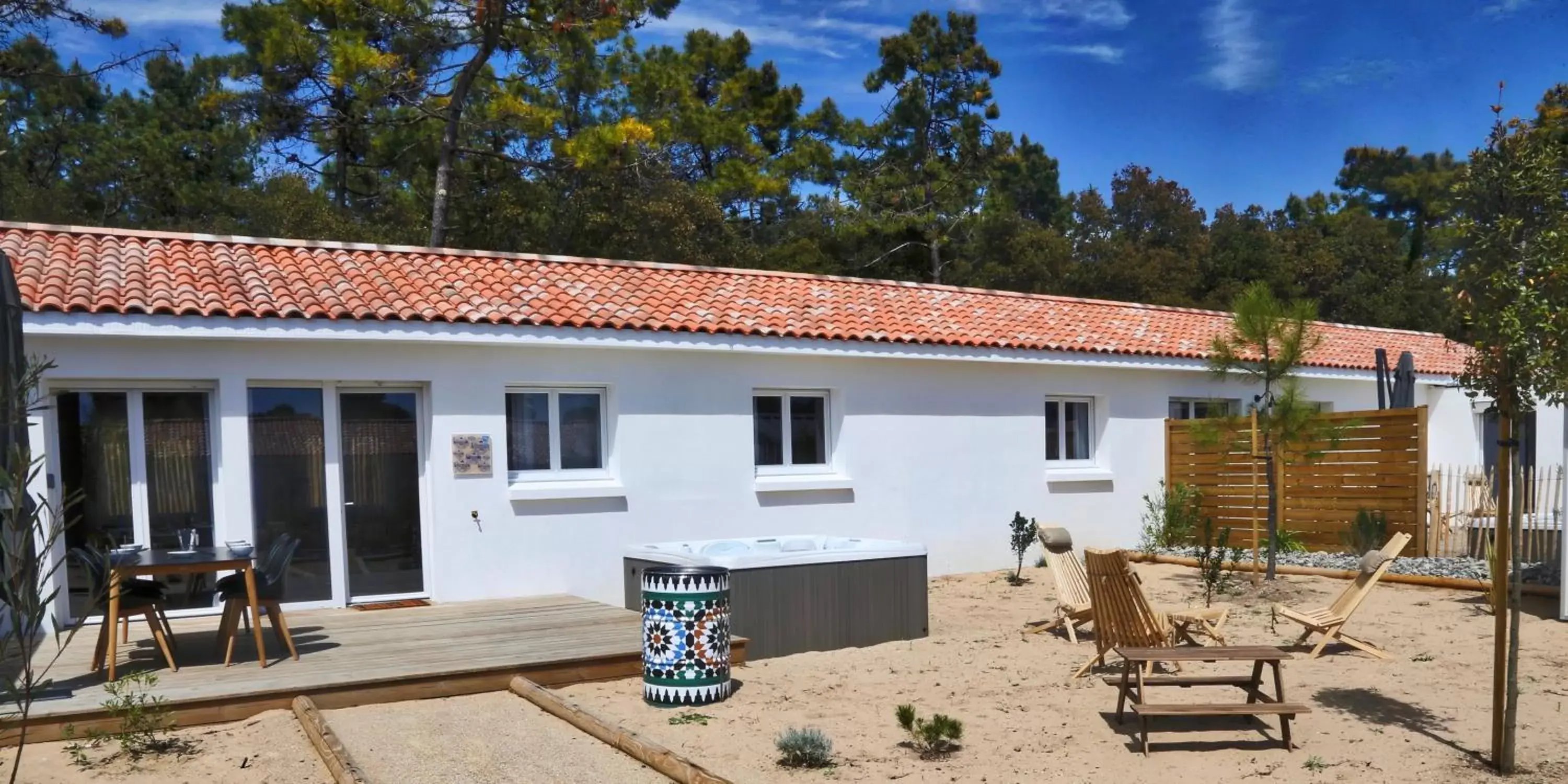 Patio, Property Building in Domaine Le Sherwood