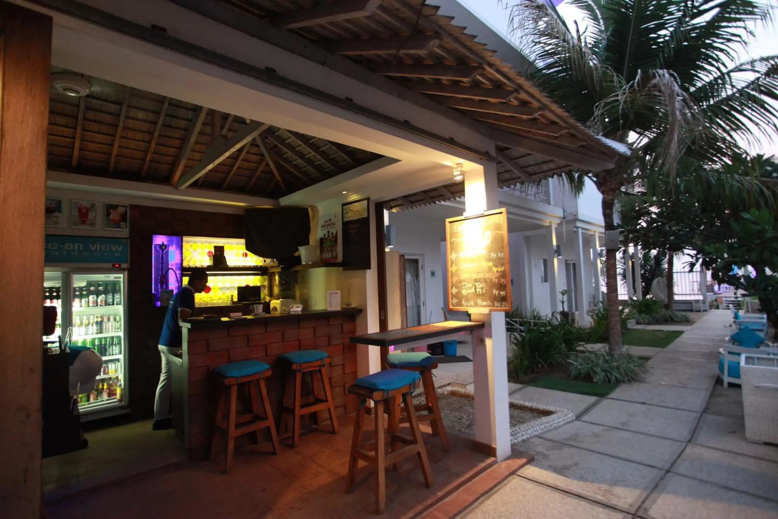 Restaurant/places to eat, Lounge/Bar in Ocean View Residence