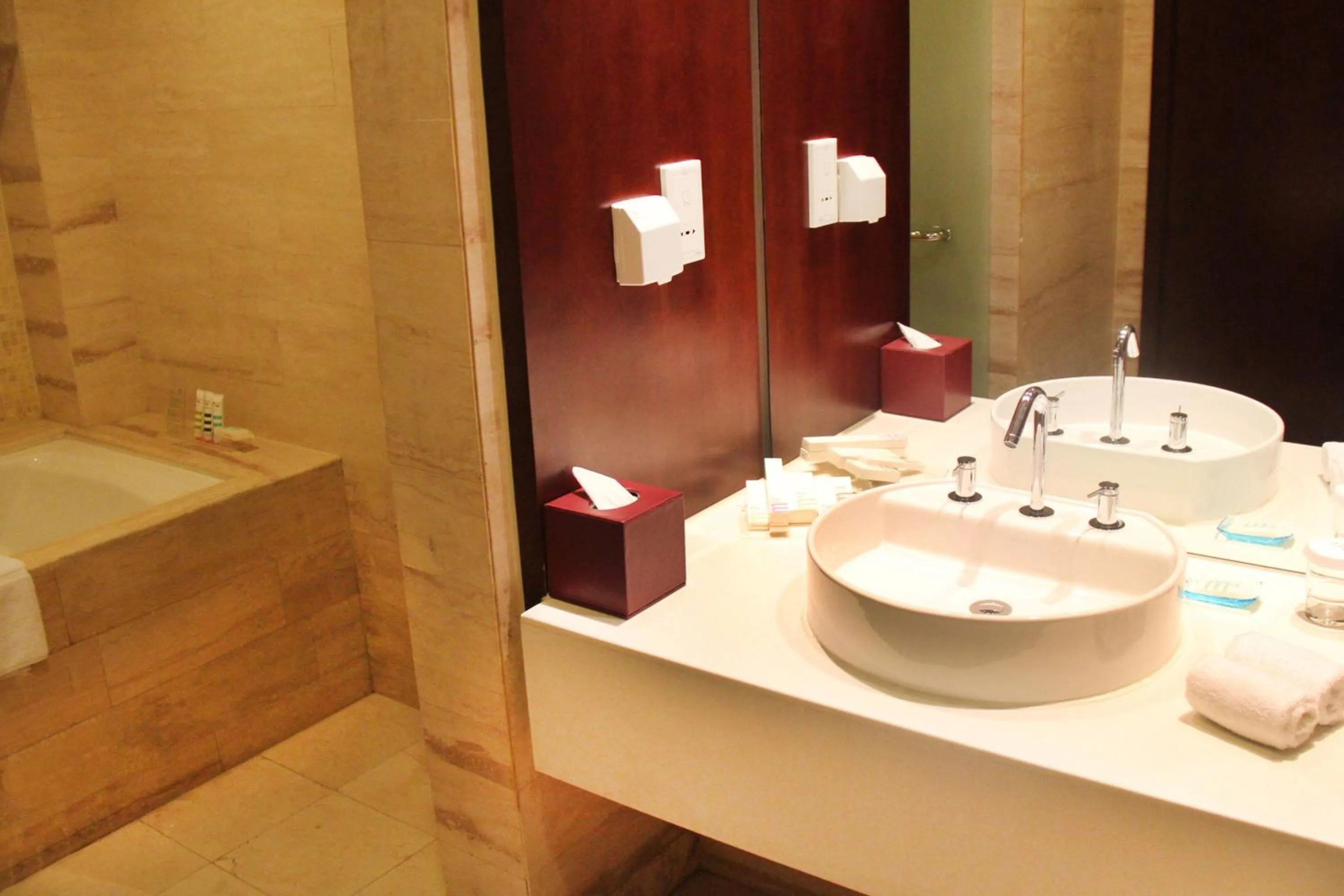 Bathroom in Mercure Wanshang Beijing