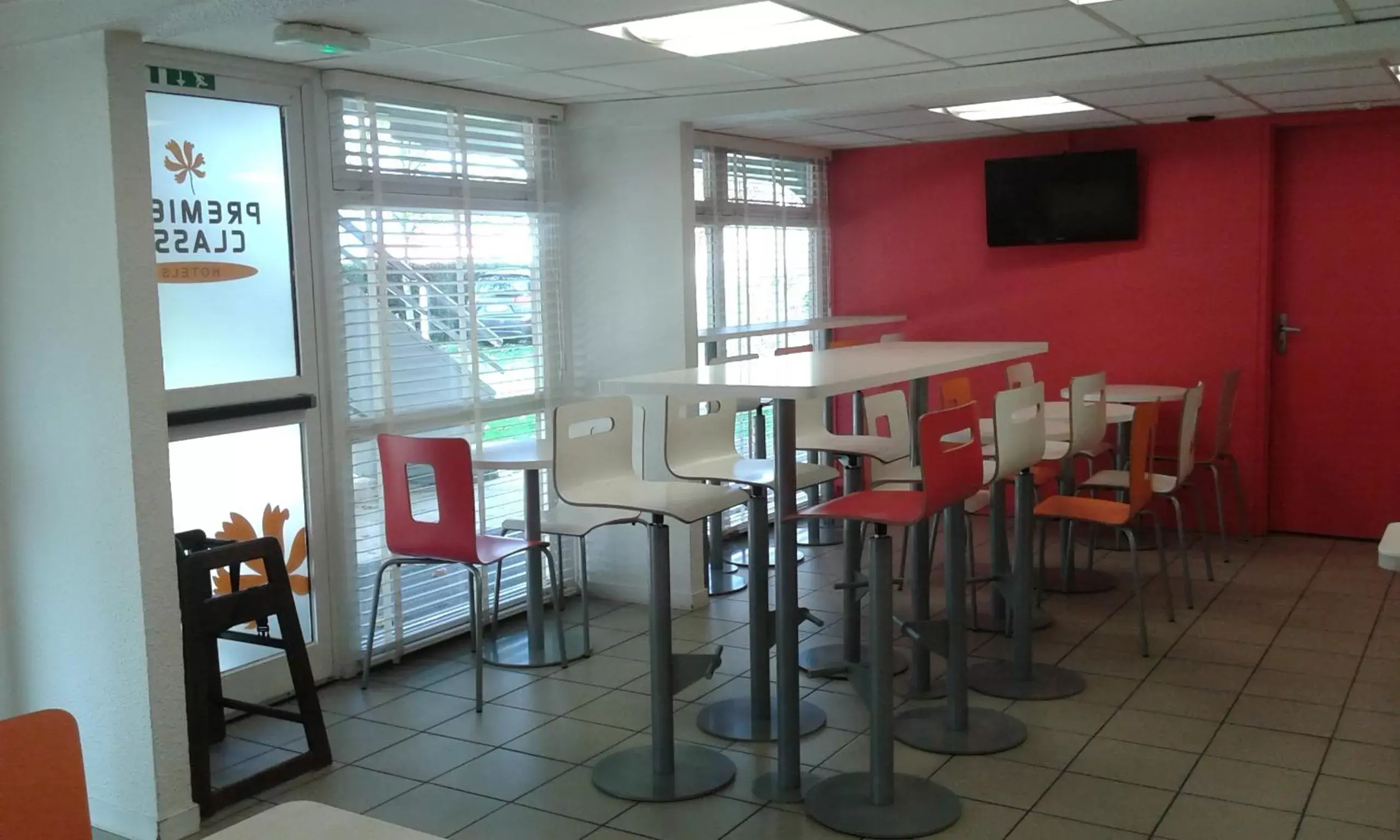 Area and facilities, Restaurant/Places to Eat in Premiere Classe Caen Est - Mondeville