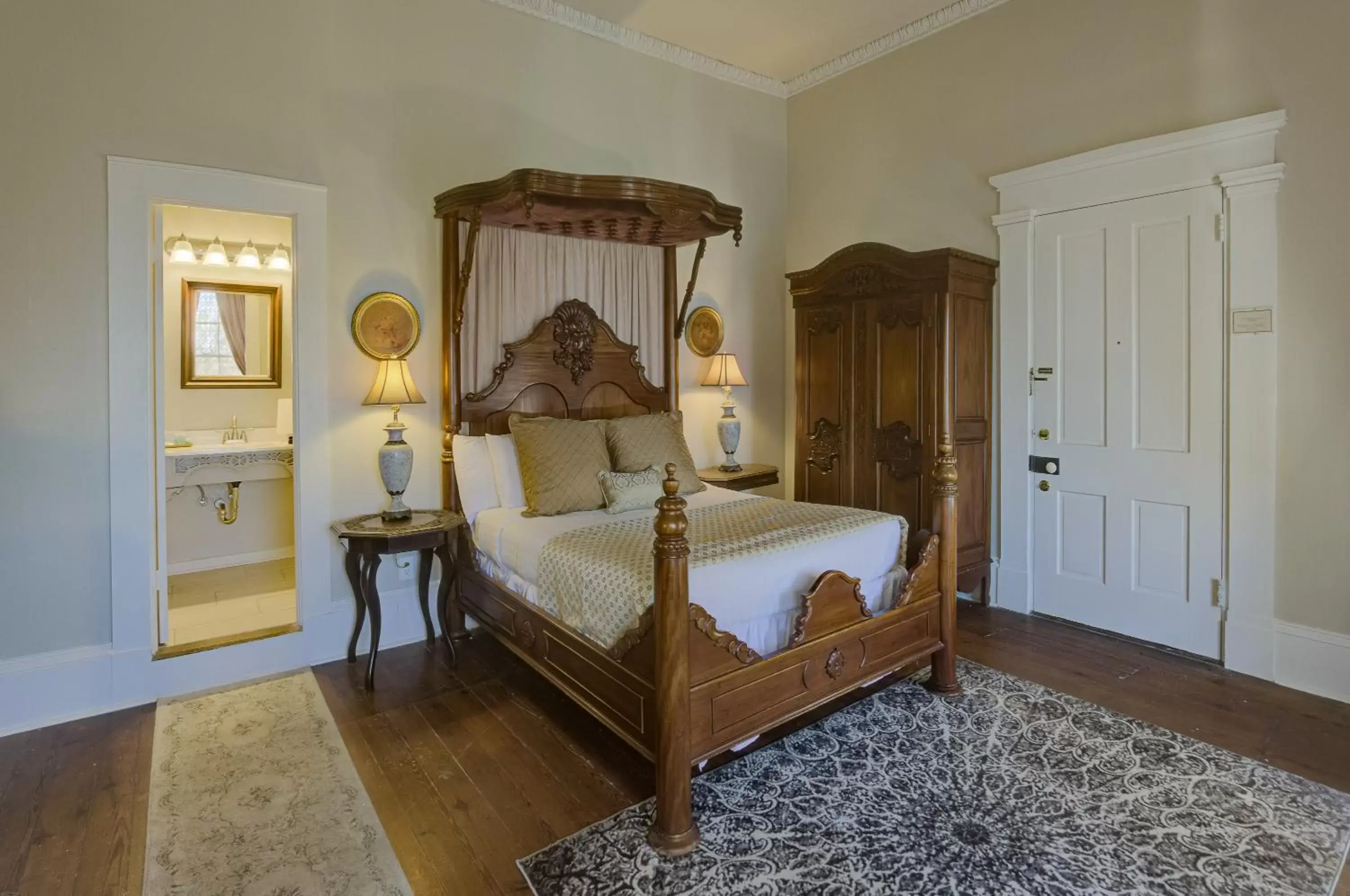 Bed in The Inn at Cedar Grove