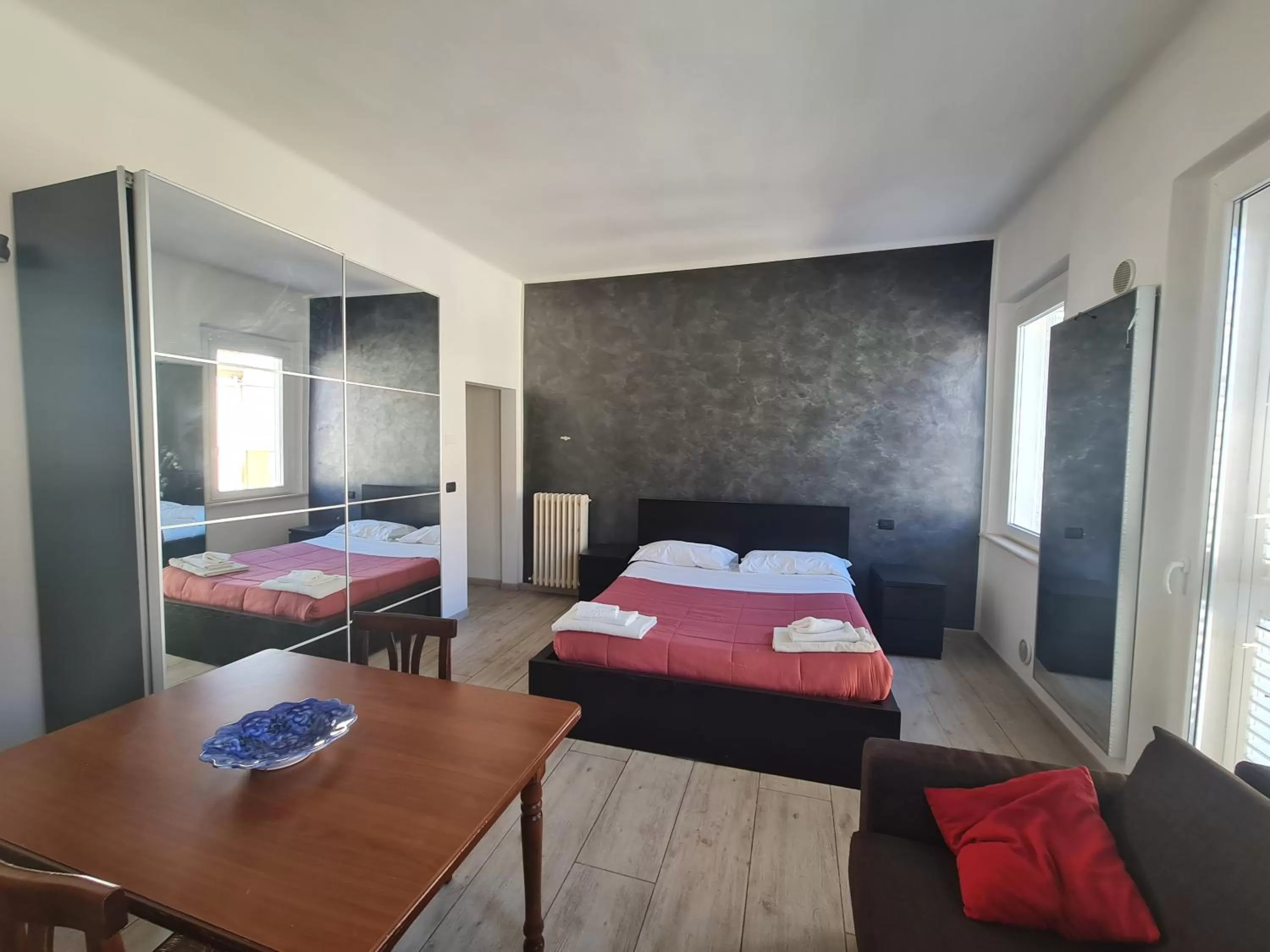 Dormi da me sul mare