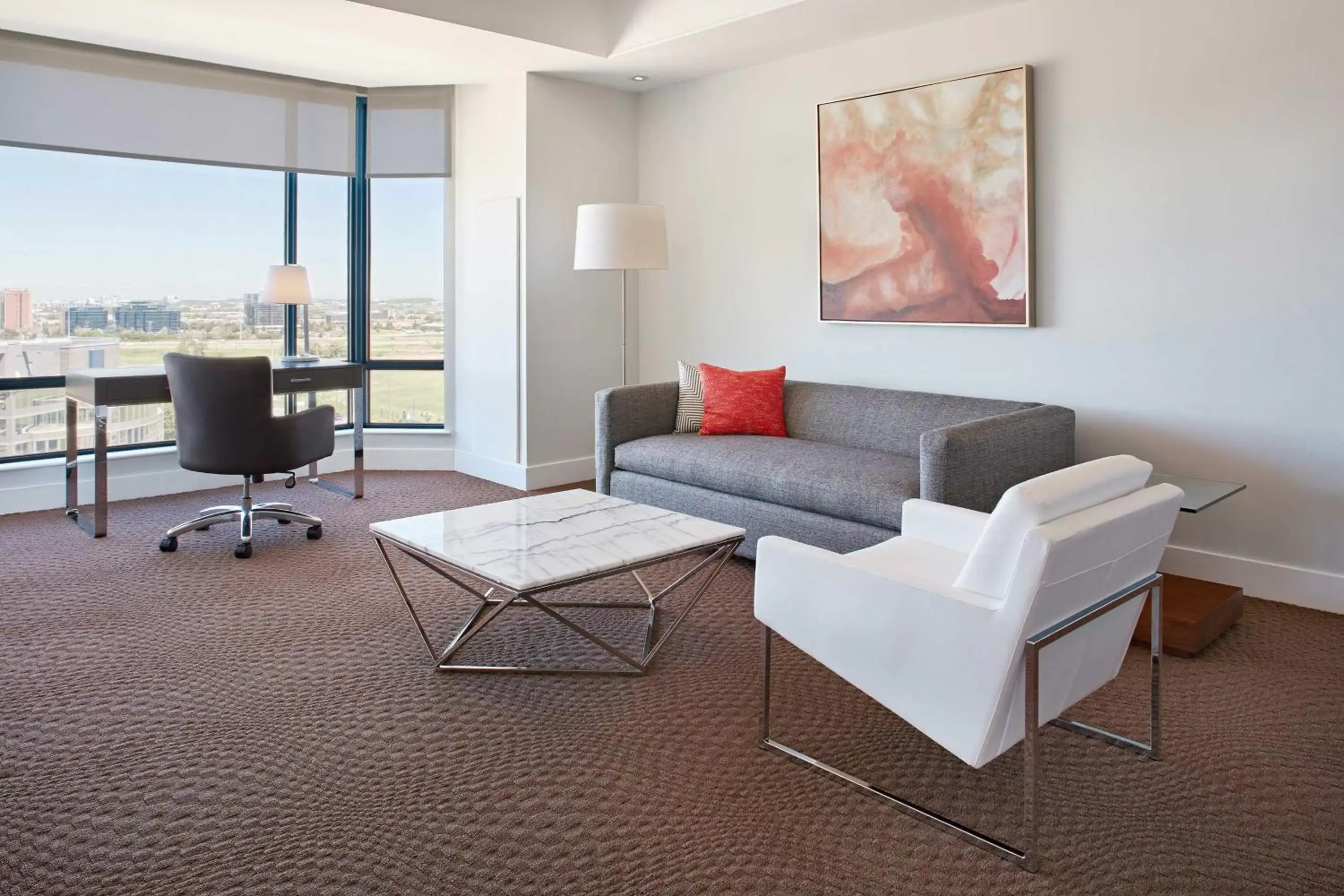 Living room, Seating Area in Sheraton Parkway Toronto North Hotel & Suites