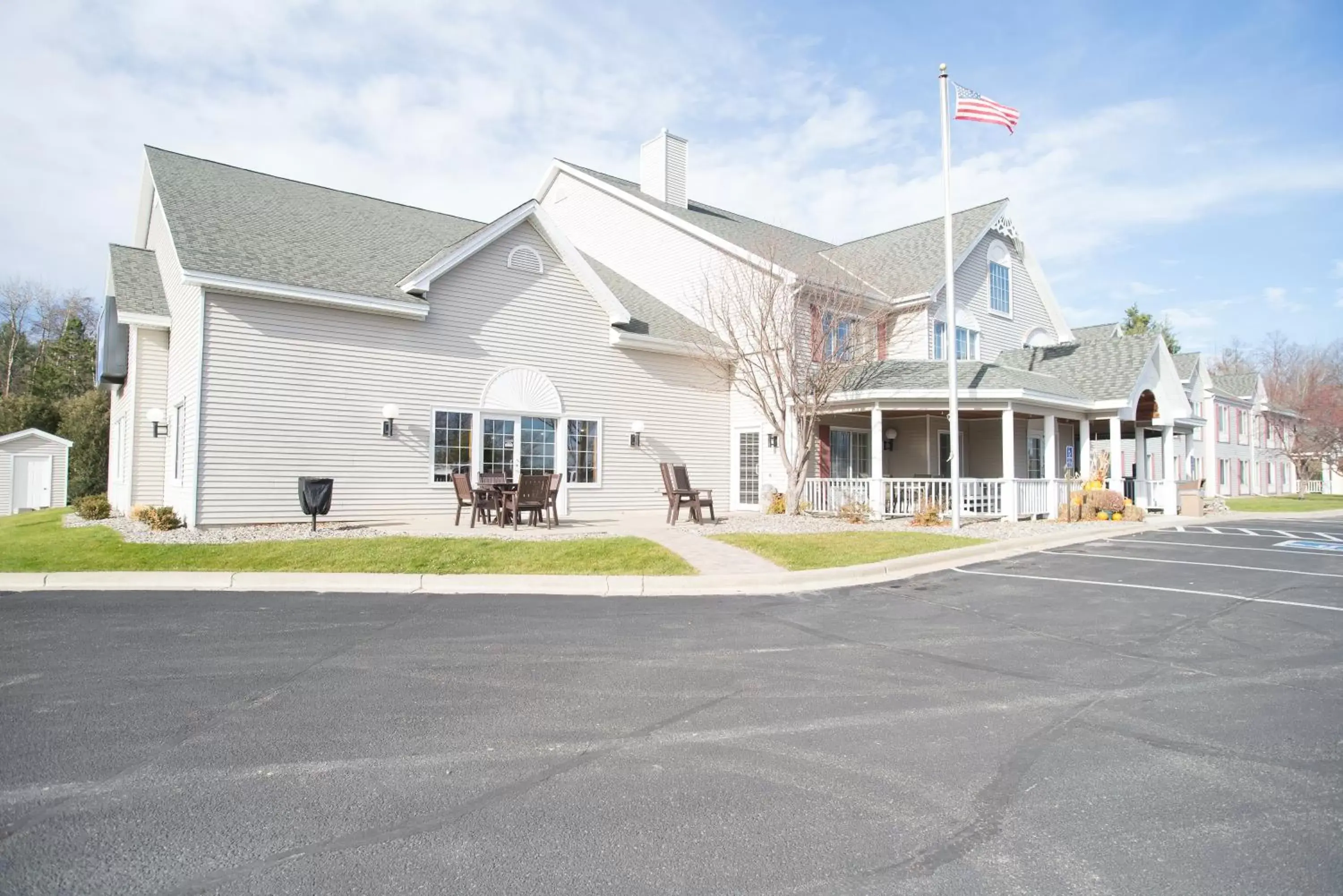 Facade/entrance, Property Building in Country Inn Walker