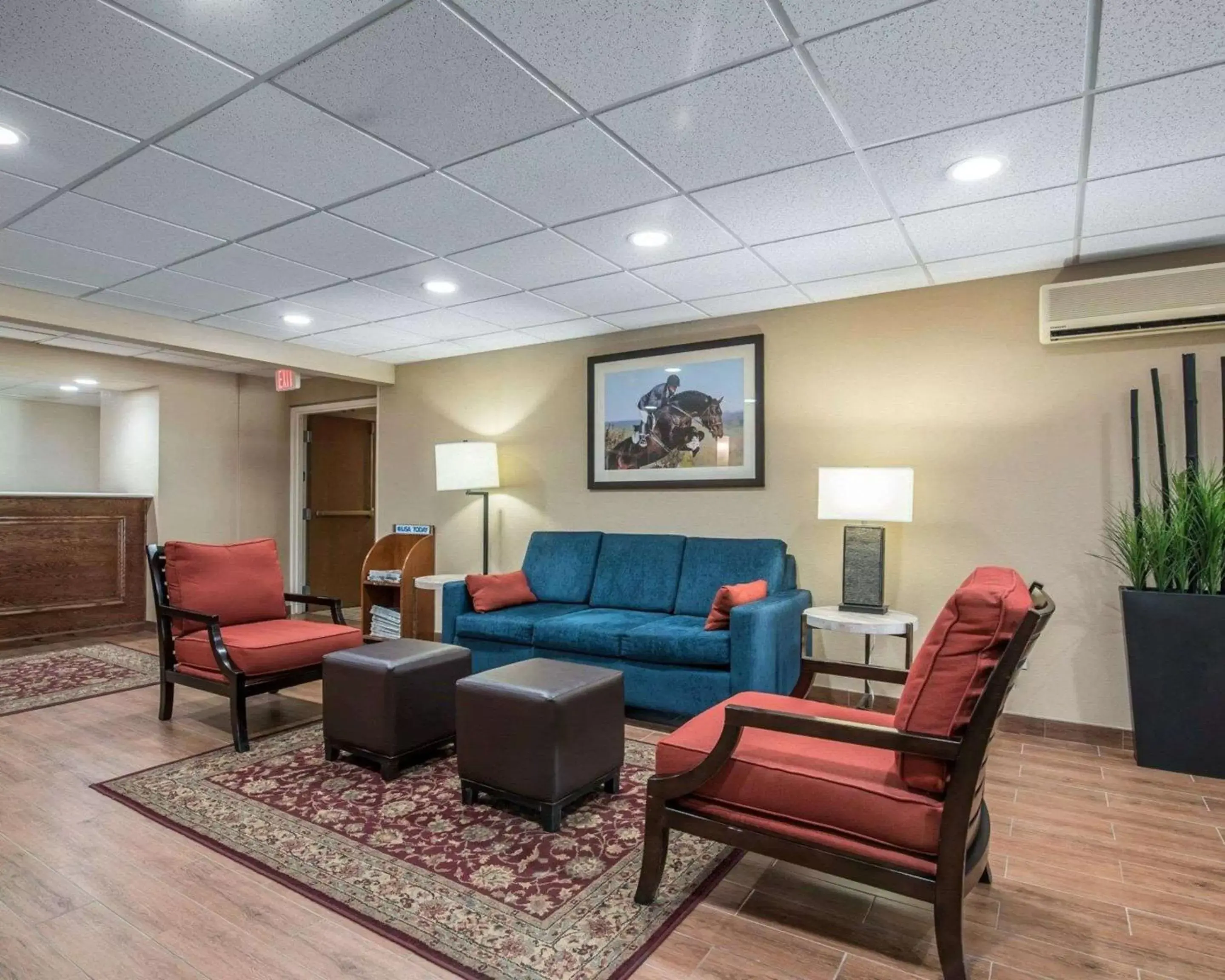 Lobby or reception, Seating Area in Comfort Inn Saugerties