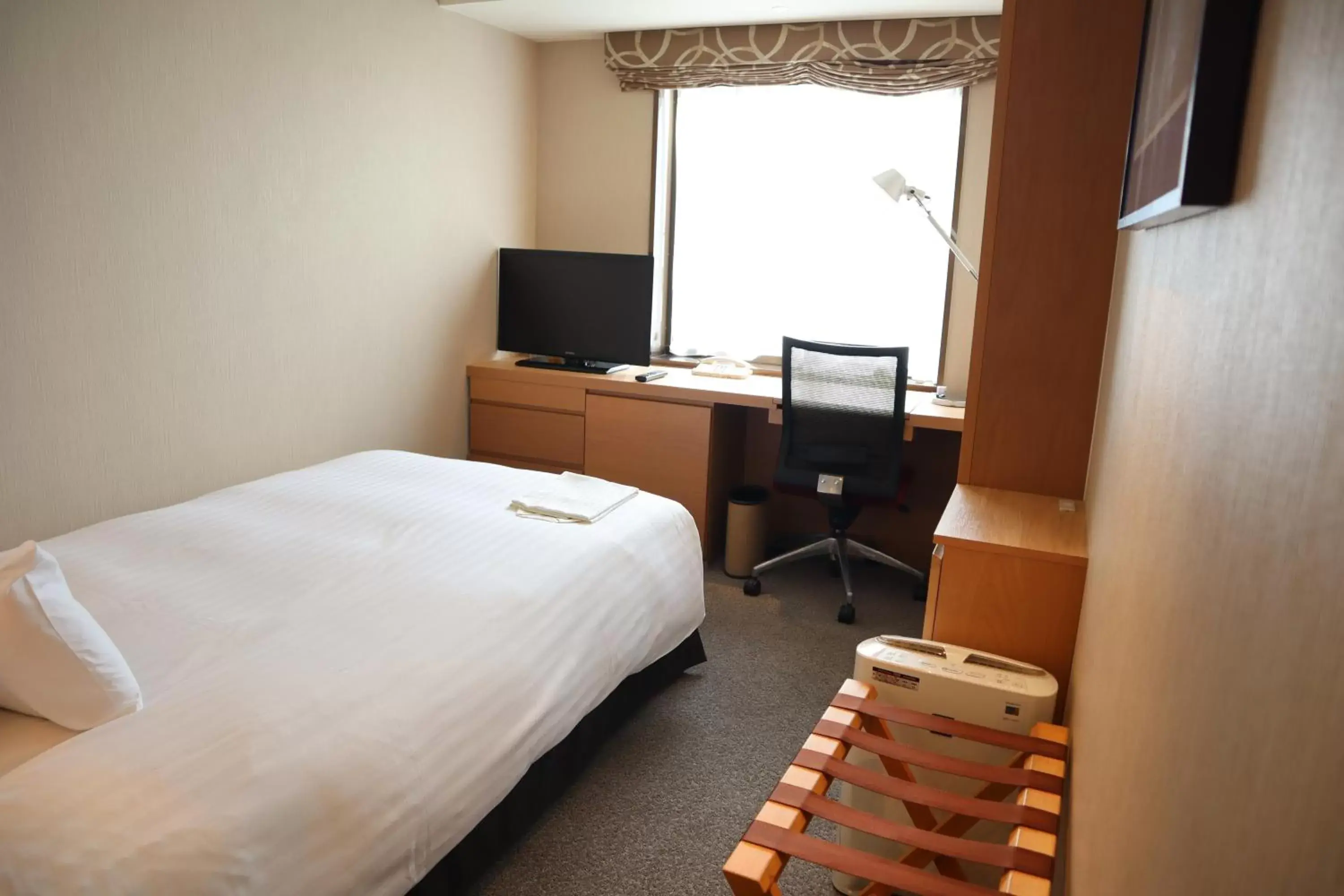 TV and multimedia, Bed in Hotel Associa Shizuoka