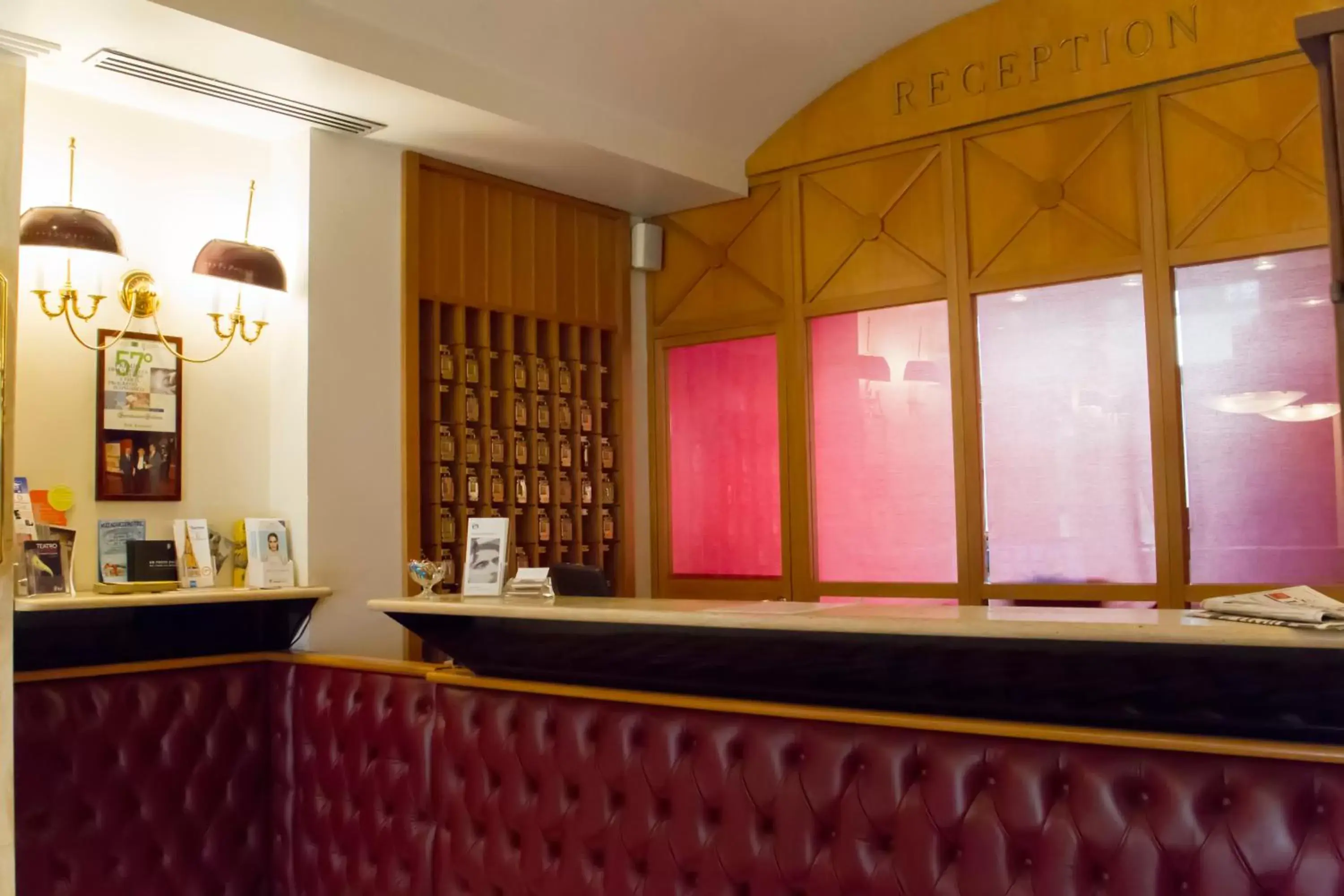 Lobby or reception in Hotel Continental Lobby or reception in Hotel Continental