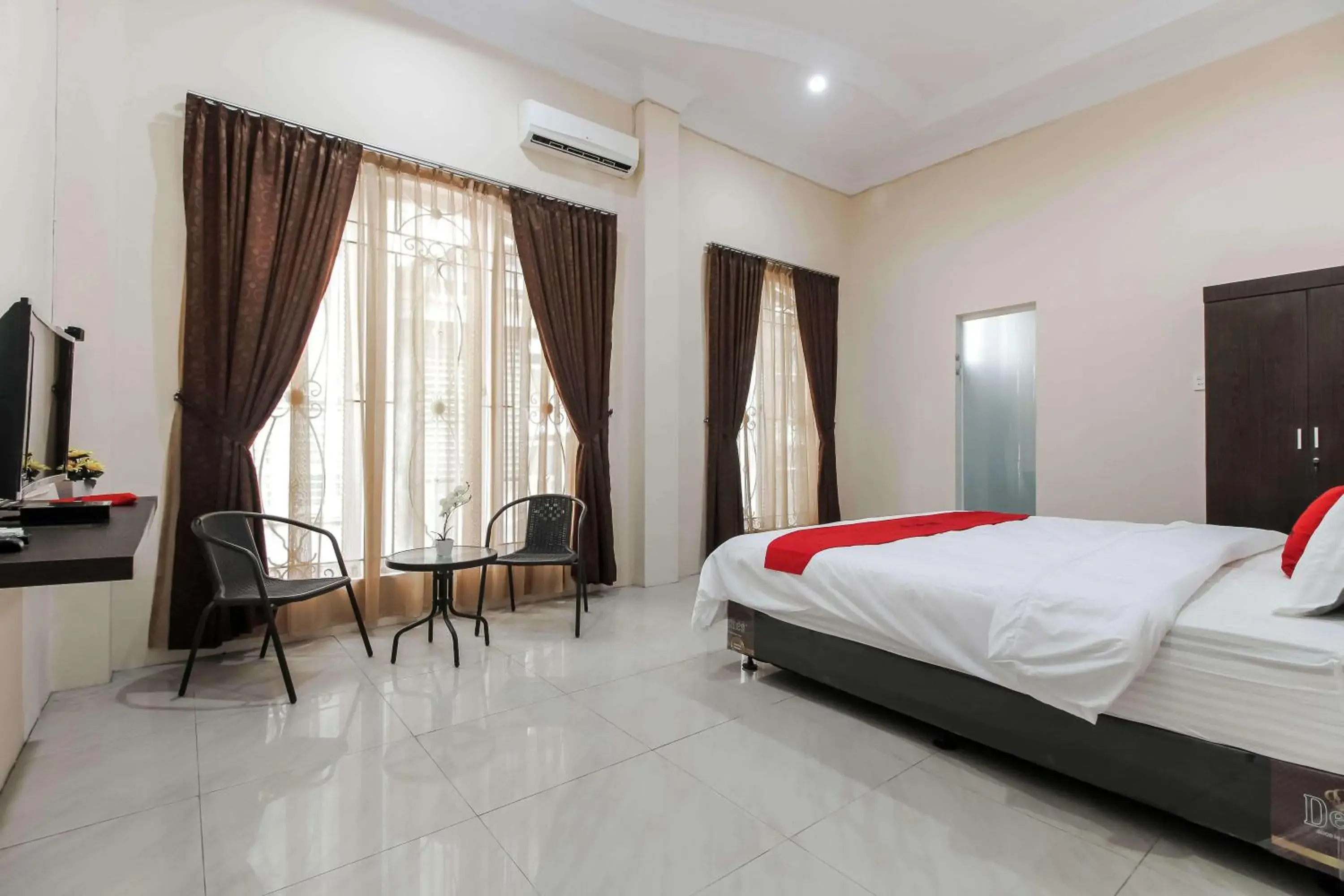 Bedroom, Bed in RedDoorz @ Ralica Grand Palladium Medan