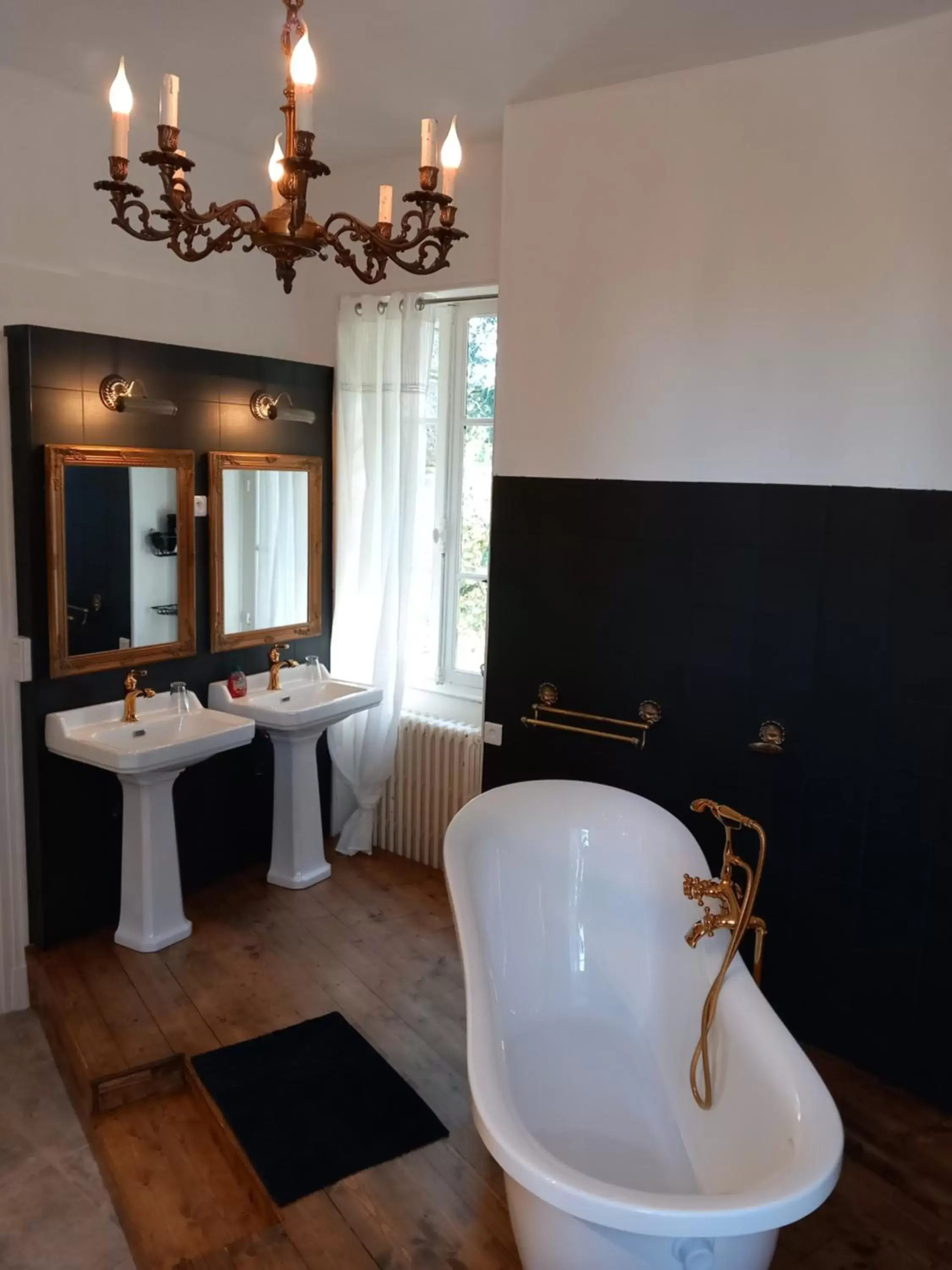 Bathroom in Chateau Maleplane