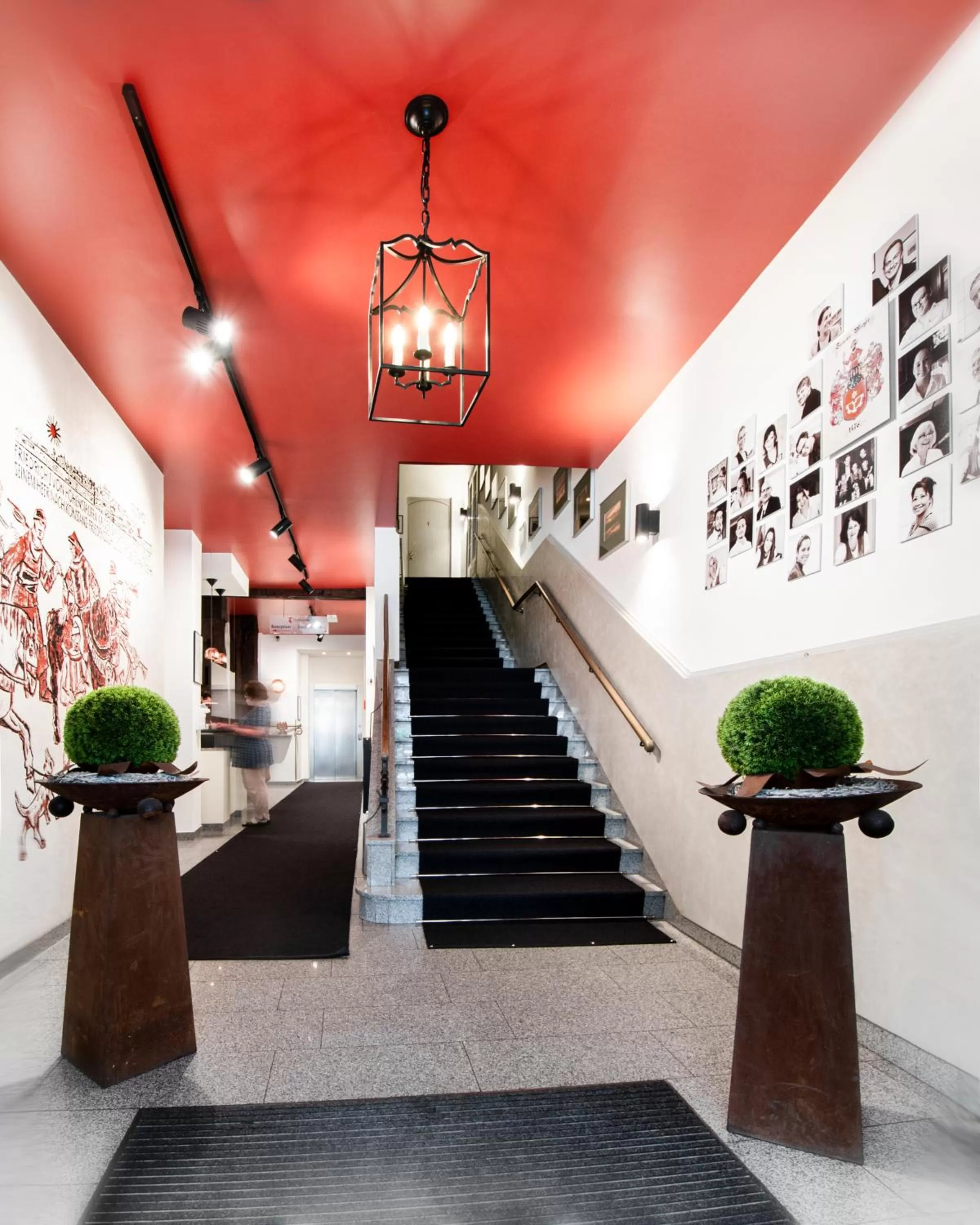 Lobby or reception in Romantik Hotel Barbarossa