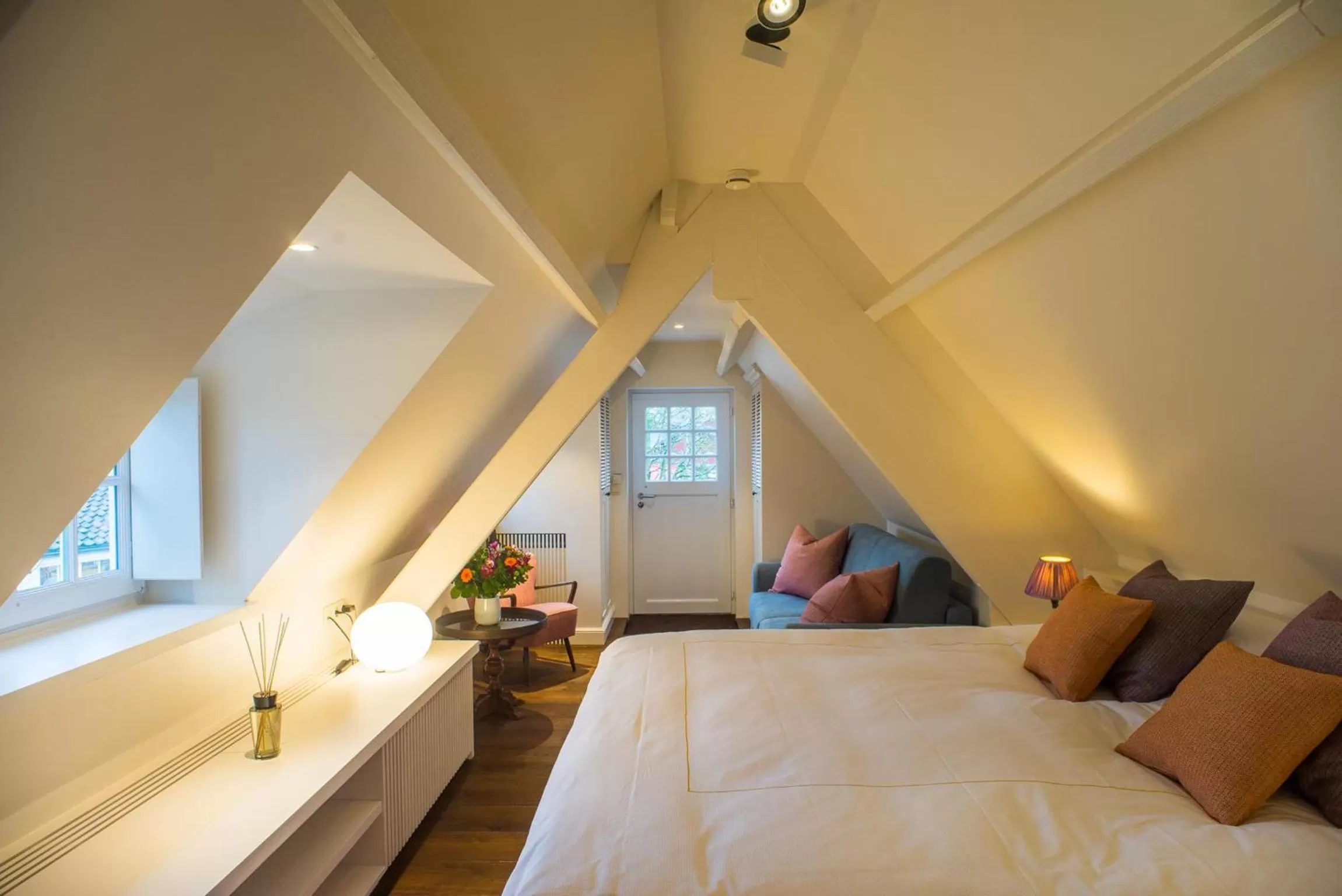 Bed in De Lindenhoeve Boutique Hotel