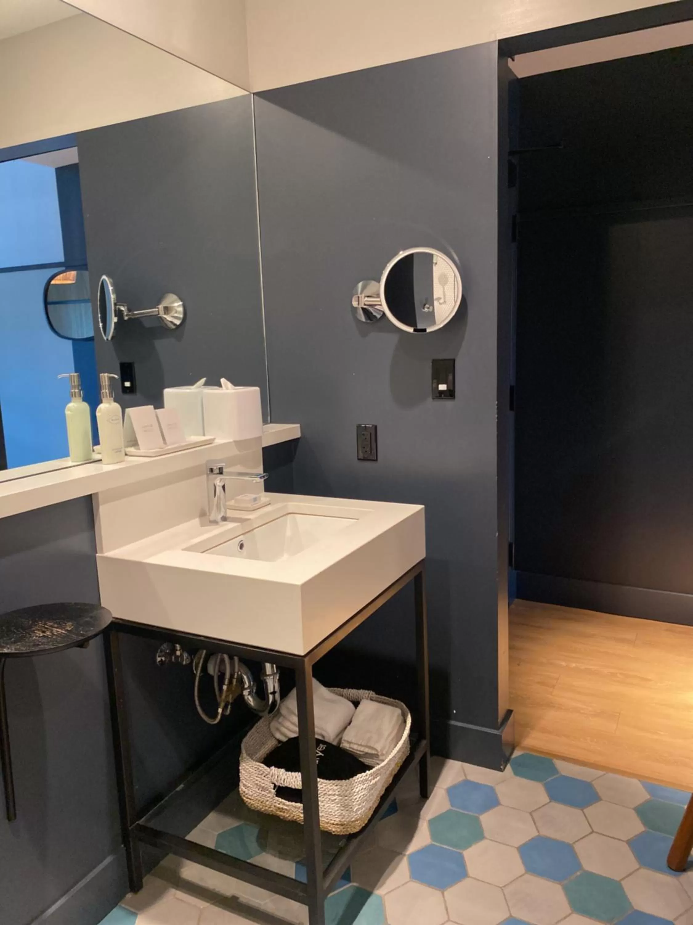 Bathroom in Calistoga Motor Lodge and Spa