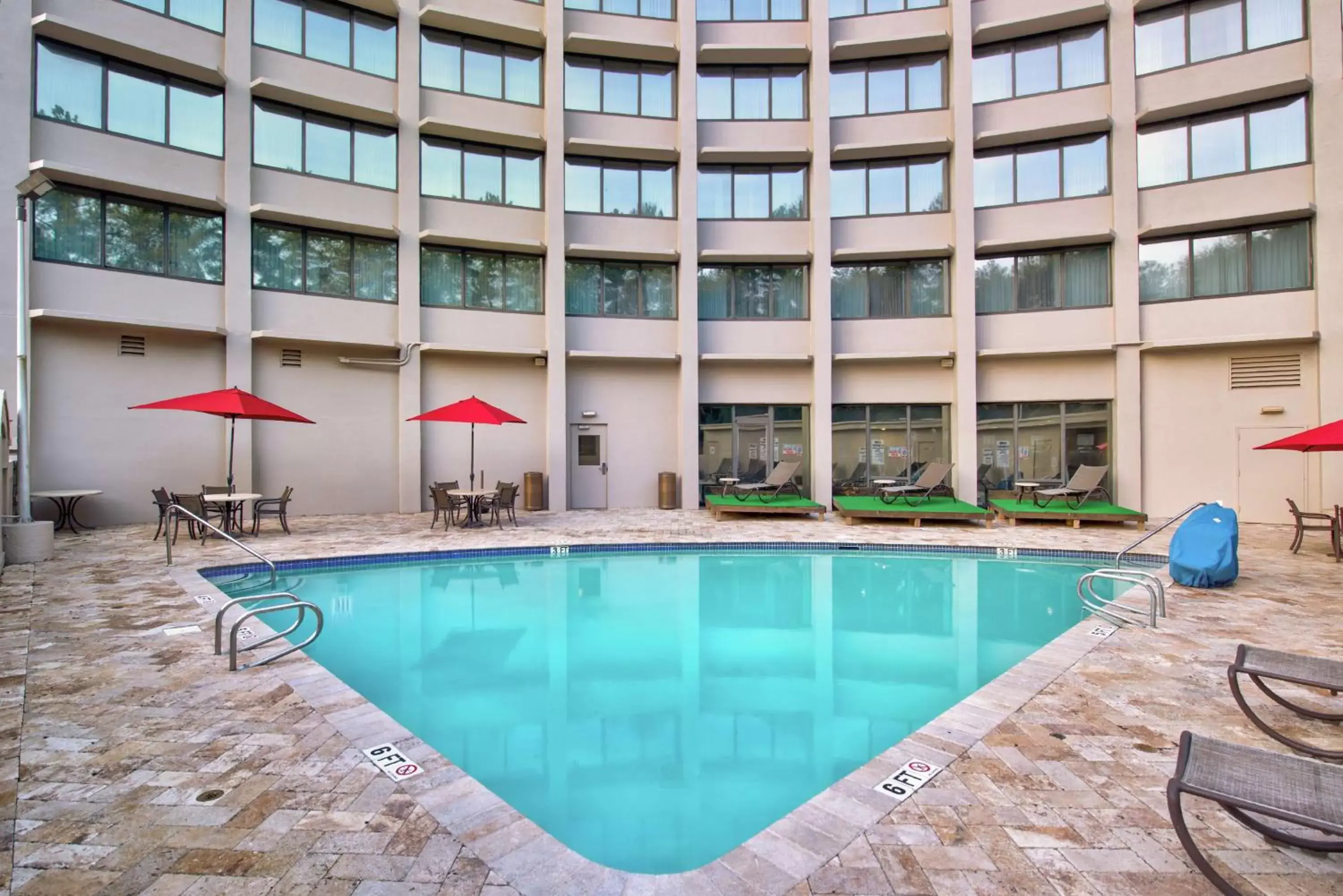Property building, Swimming Pool in DoubleTree by Hilton Atlanta North Druid Hills/Emory Area