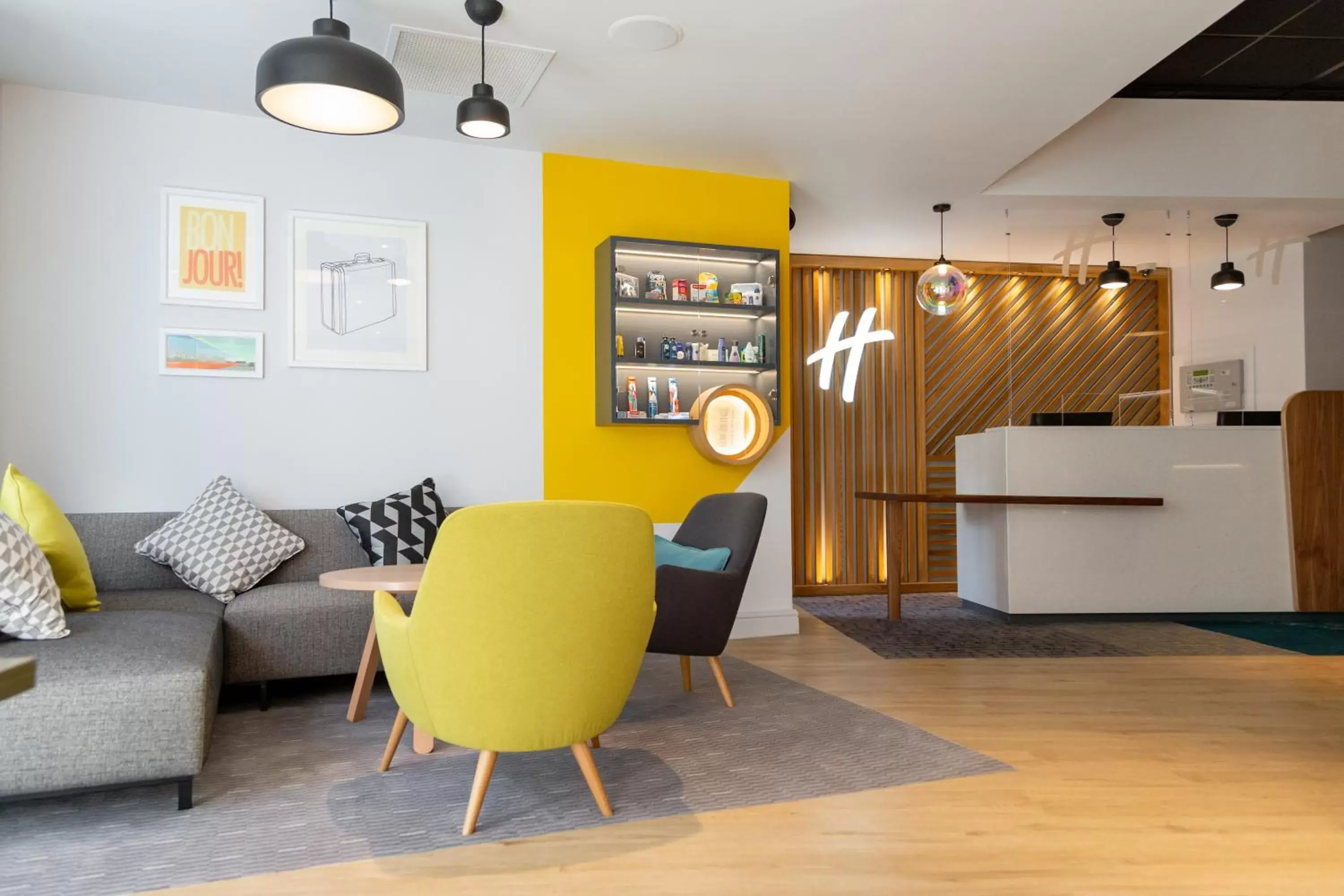 Property building in Holiday Inn Ashford - North A20 by IHG Property building in Holiday Inn Ashford - North A20 by IHG