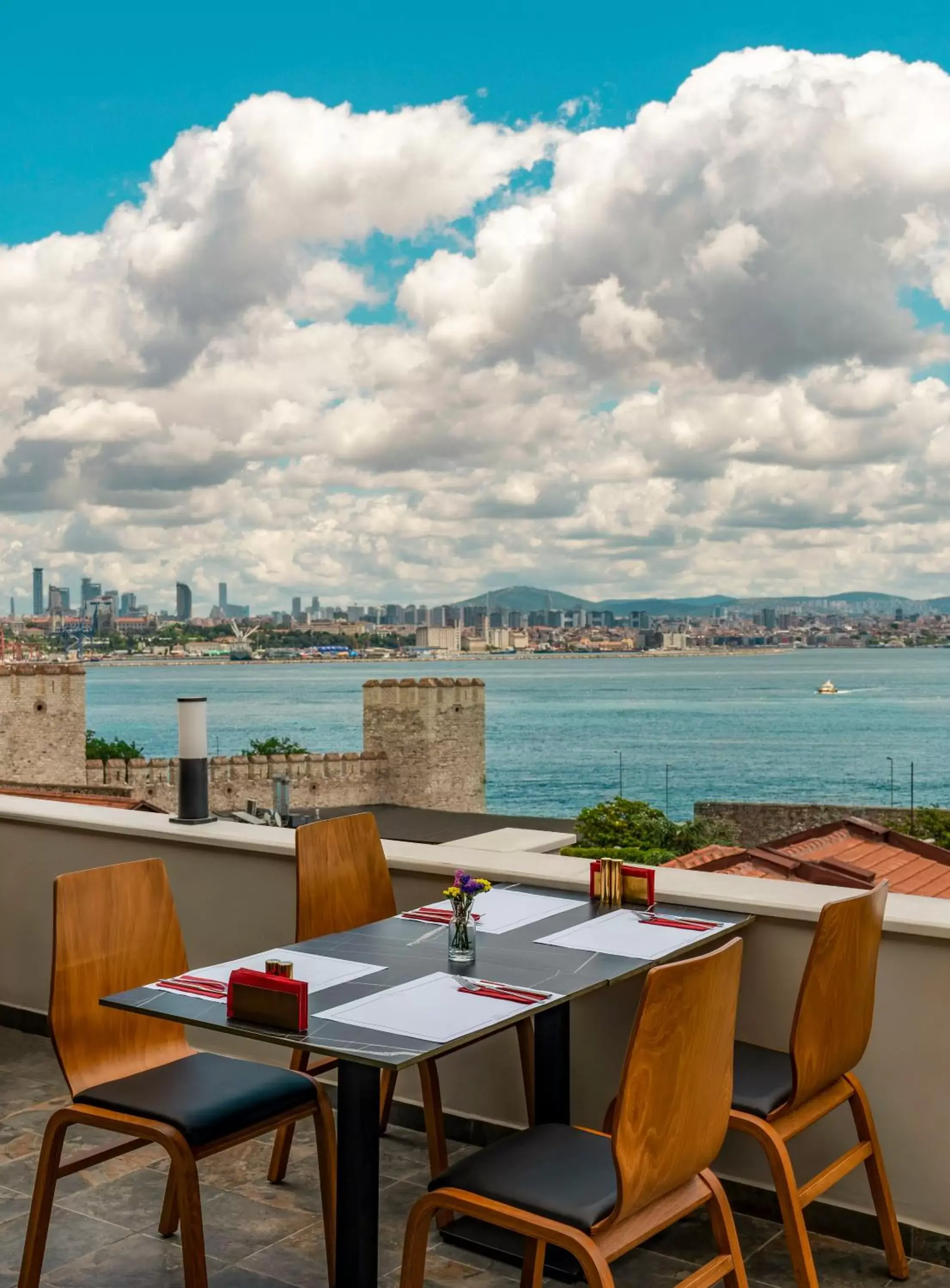 Restaurant/places to eat in Royan Hotel Hagia Sophia, a member of Radisson Individuals