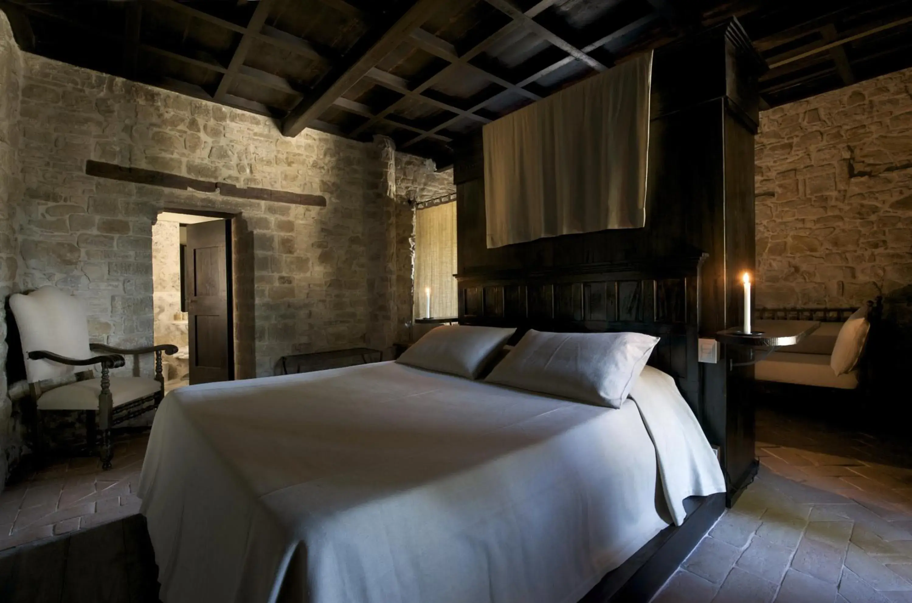 Photo of the whole room, Bed in Castello Di Monterone