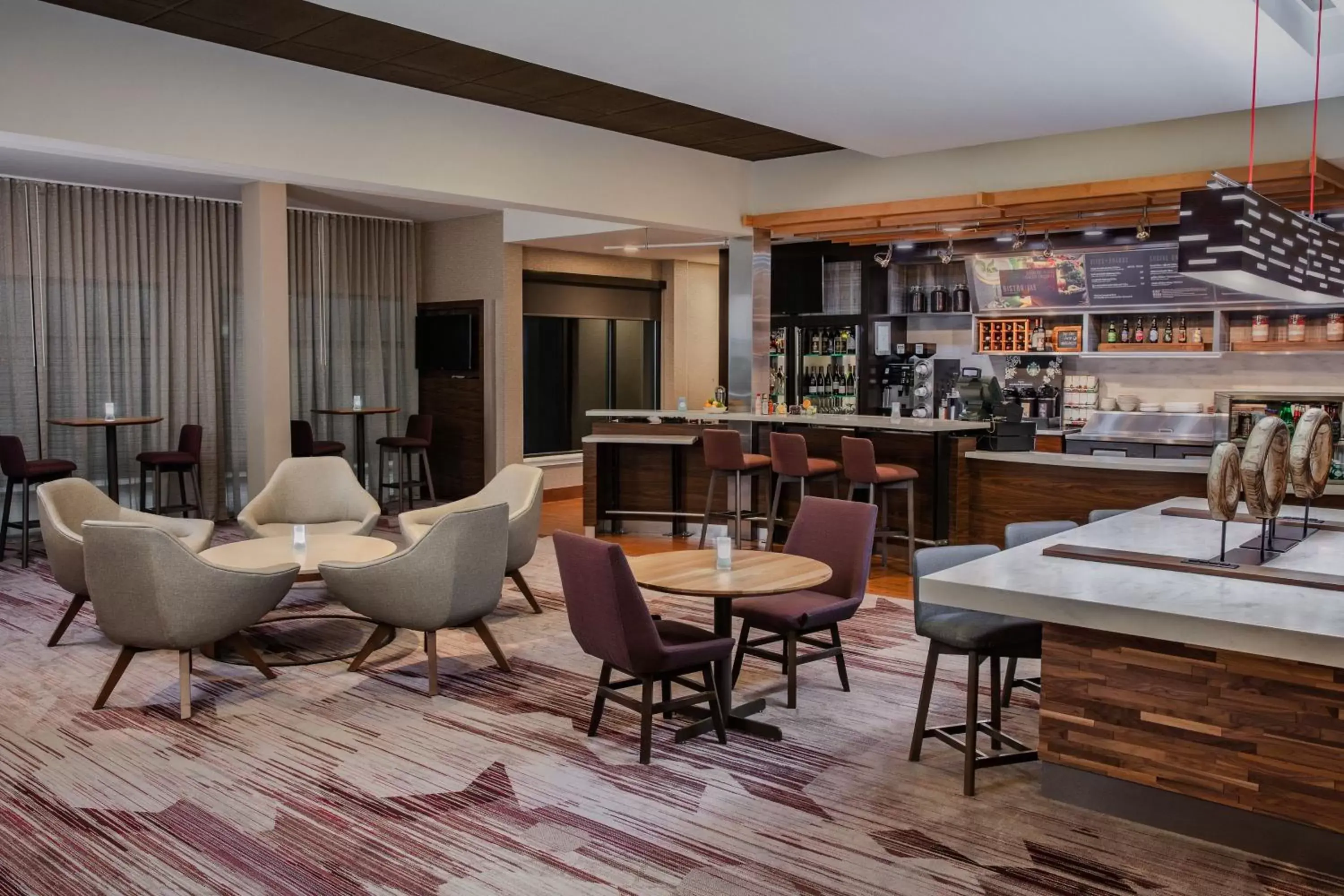 Restaurant/places to eat, Lounge/Bar in Courtyard by Marriott Greensboro