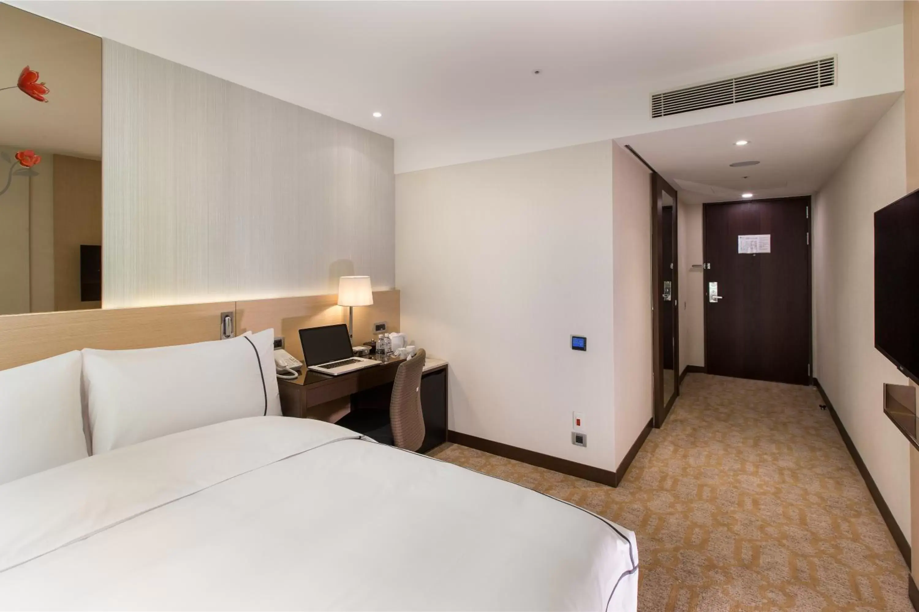 Bed in K Hotel Tianjin