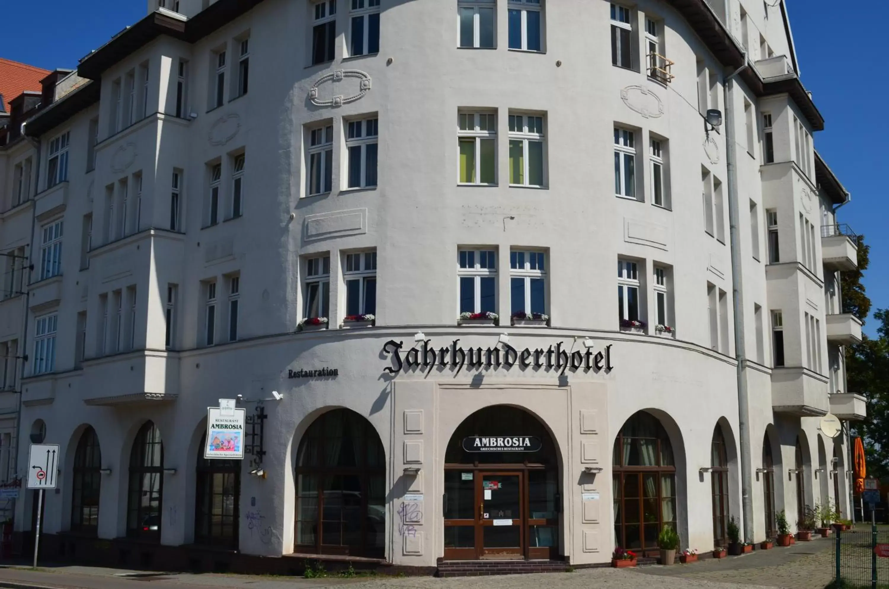 Facade/entrance in Jahrhunderthotel Leipzig