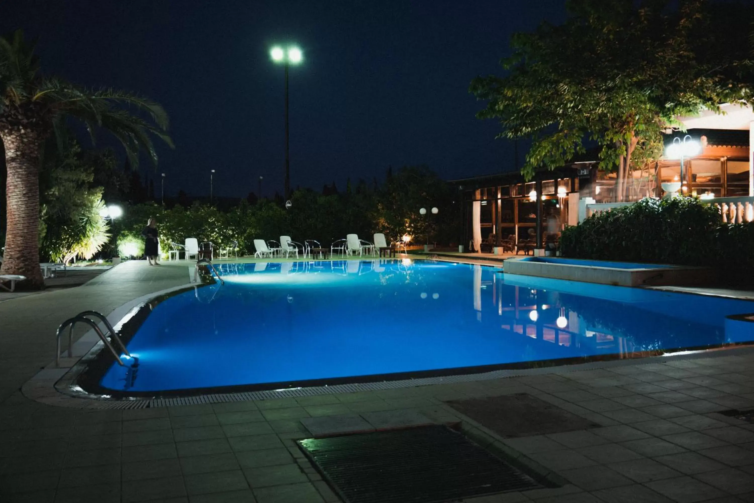 Swimming Pool in Villa Olympia