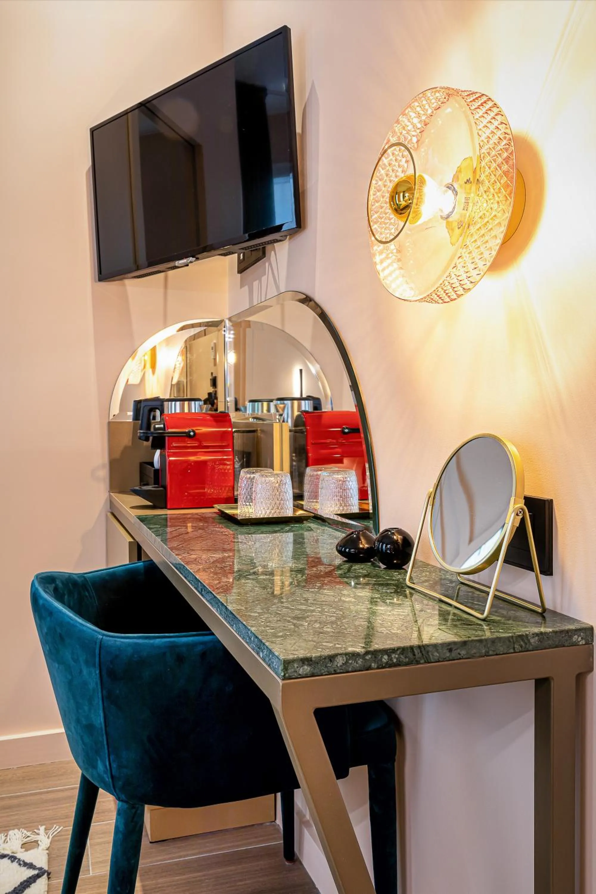 Coffee/tea facilities in Hôtel Veryste & Spa Paris