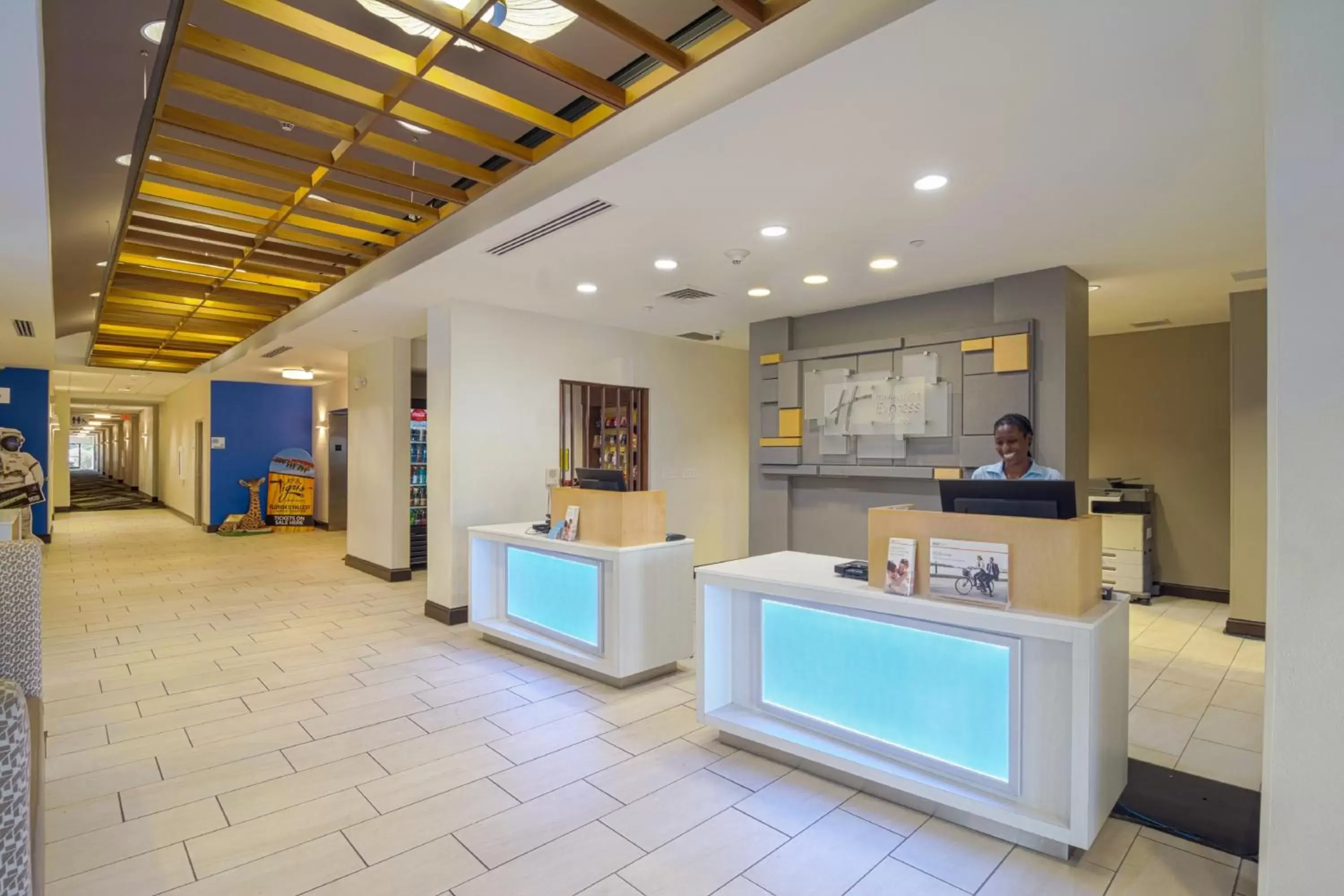 Property building, Lobby/Reception in Holiday Inn Express Hotel & Suites Tampa-USF-Busch Gardens, an IHG Hotel