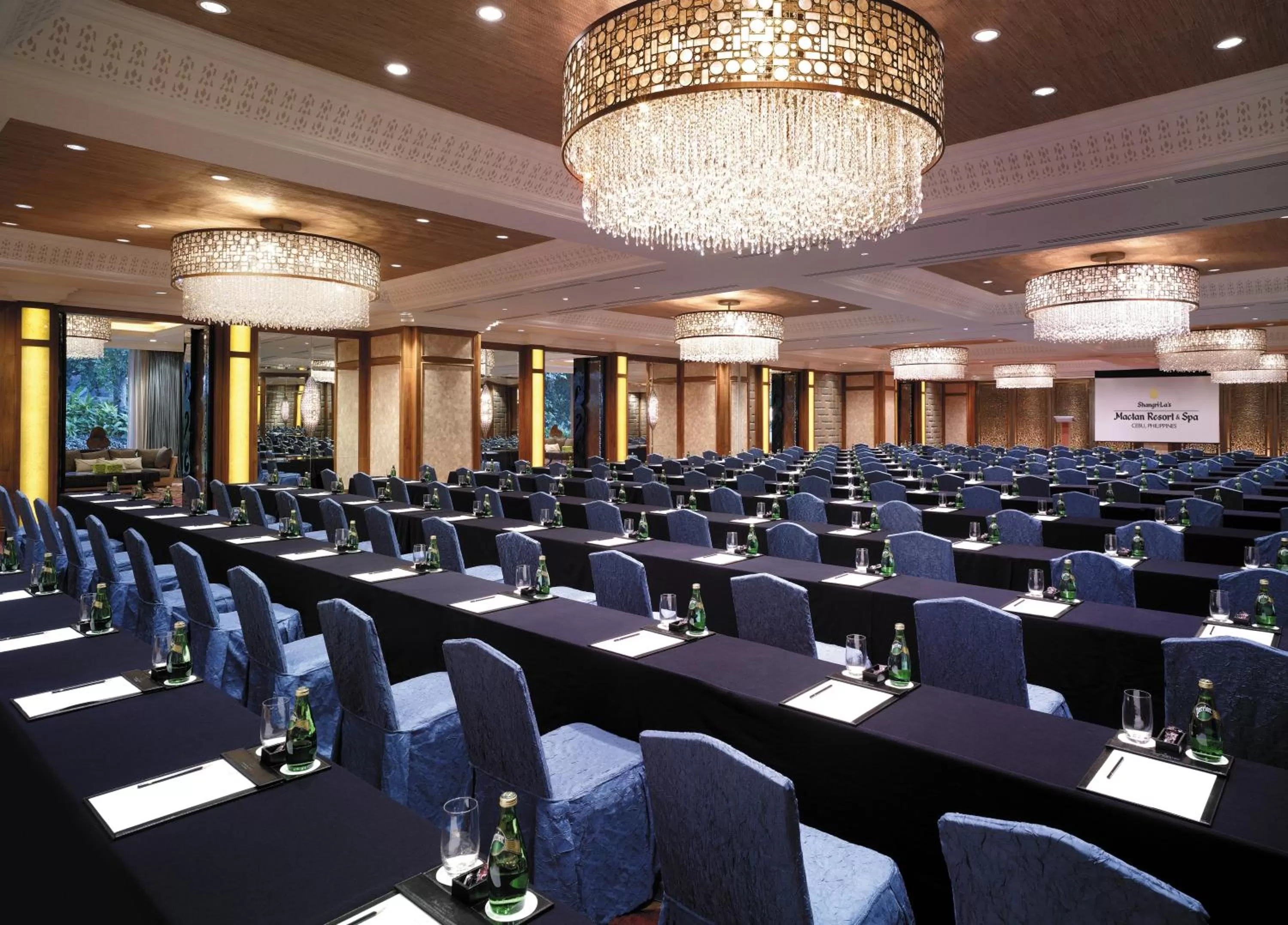 Business facilities in Shangri-La Mactan, Cebu