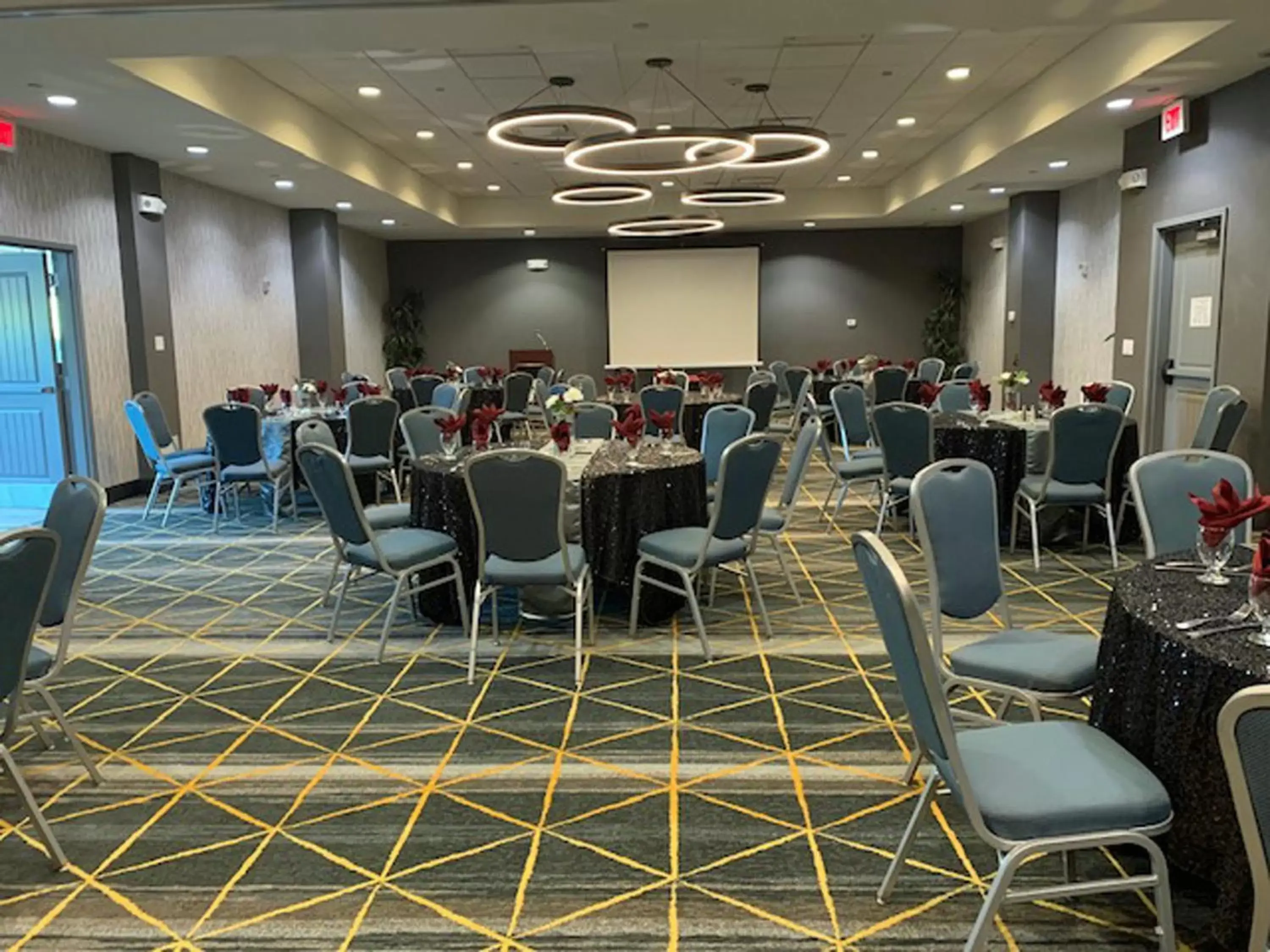 Banquet/Function facilities in Holiday Inn Phoenix Airport, an IHG Hotel