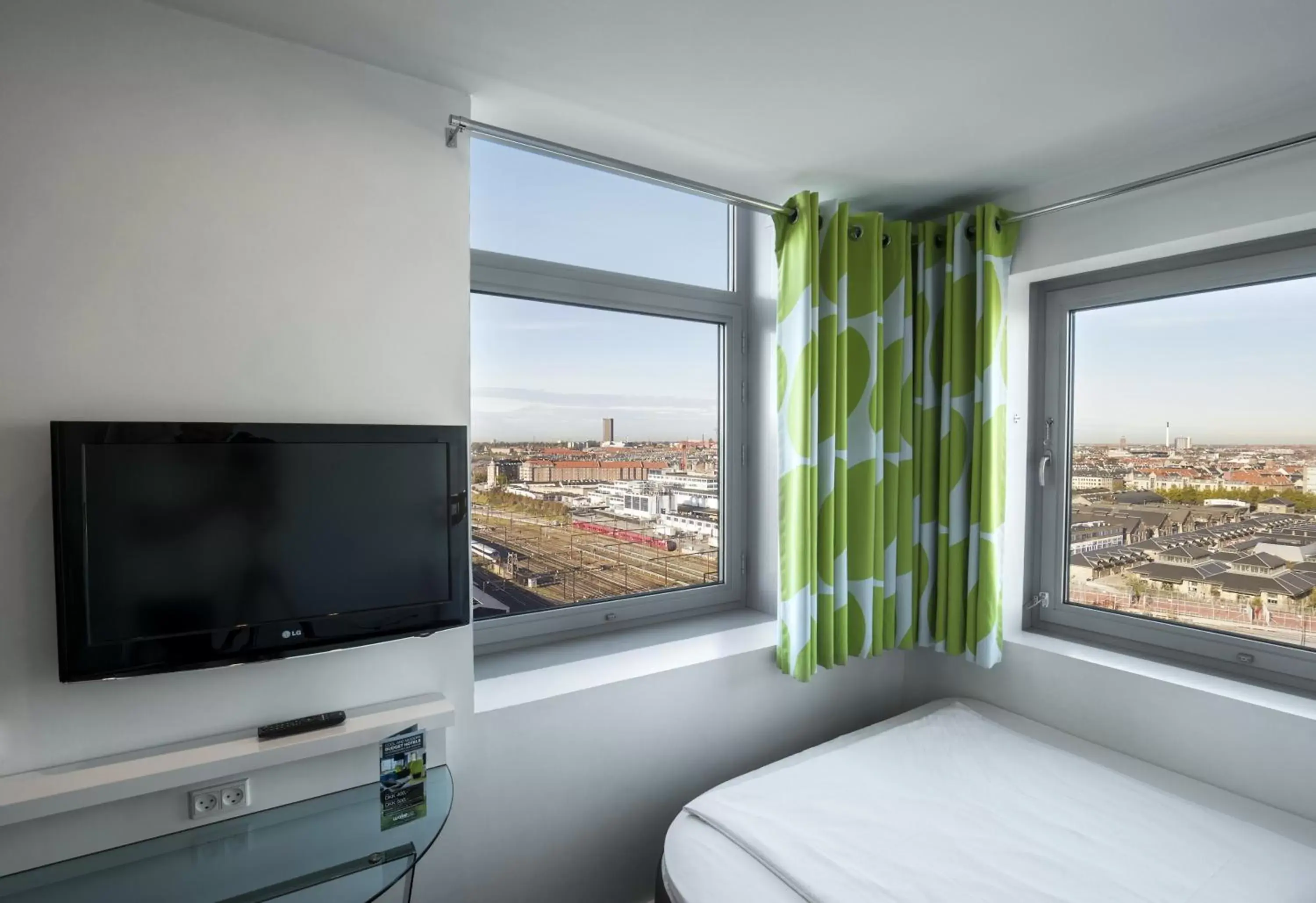 Bedroom, Bed in Wakeup Copenhagen - Carsten Niebuhrs Gade Bedroom, Bed in Wakeup Copenhagen - Carsten Niebuhrs Gade