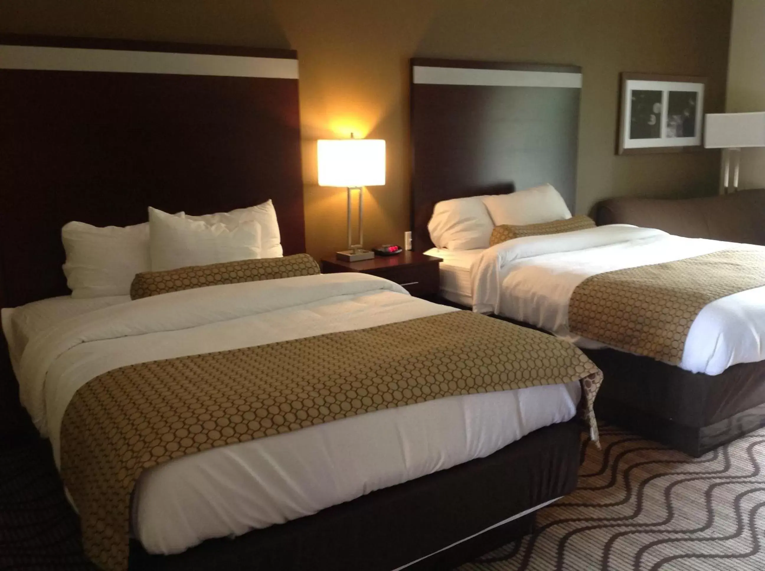 Bed in Executive Inn and Suites Jefferson