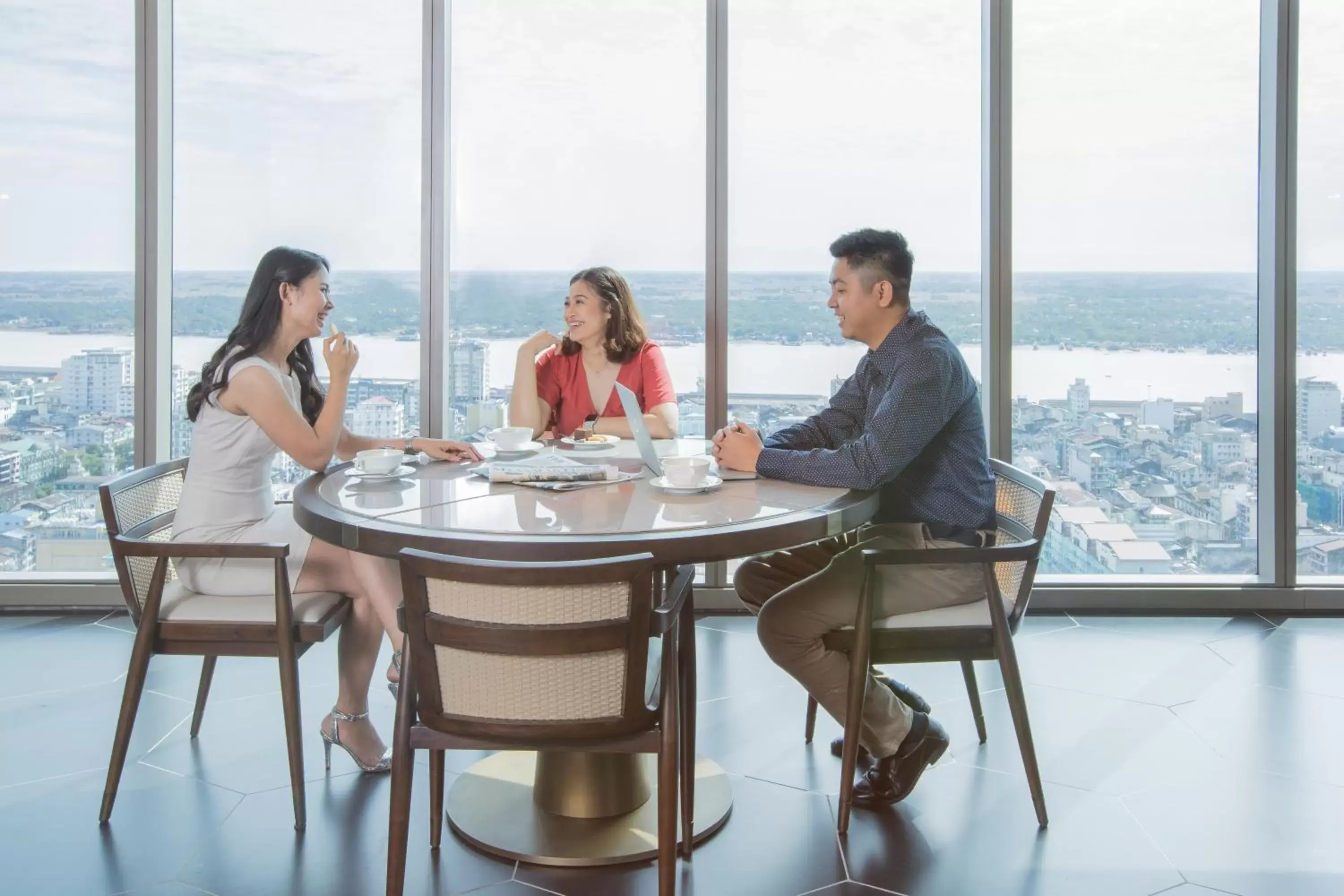 Lounge or bar in Pan Pacific Yangon