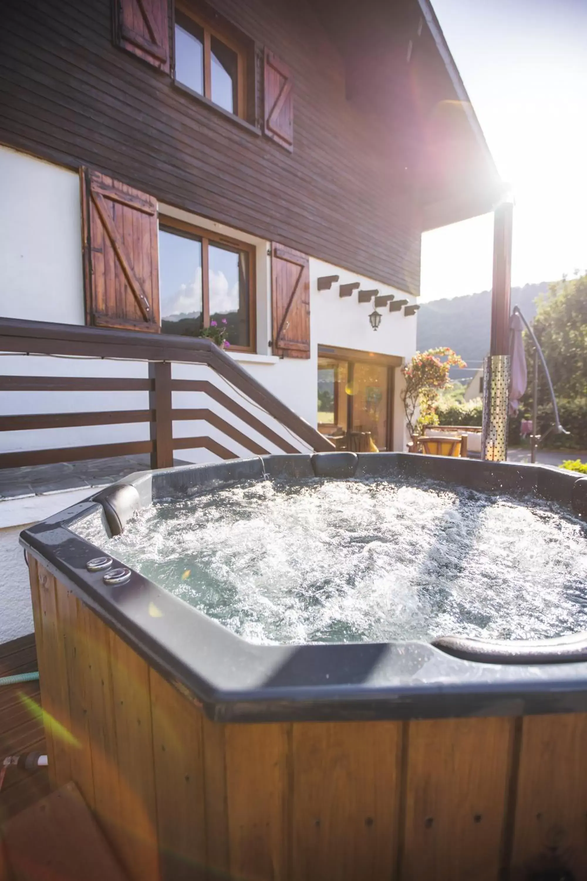 Hot Tub in Chalet Ouréa