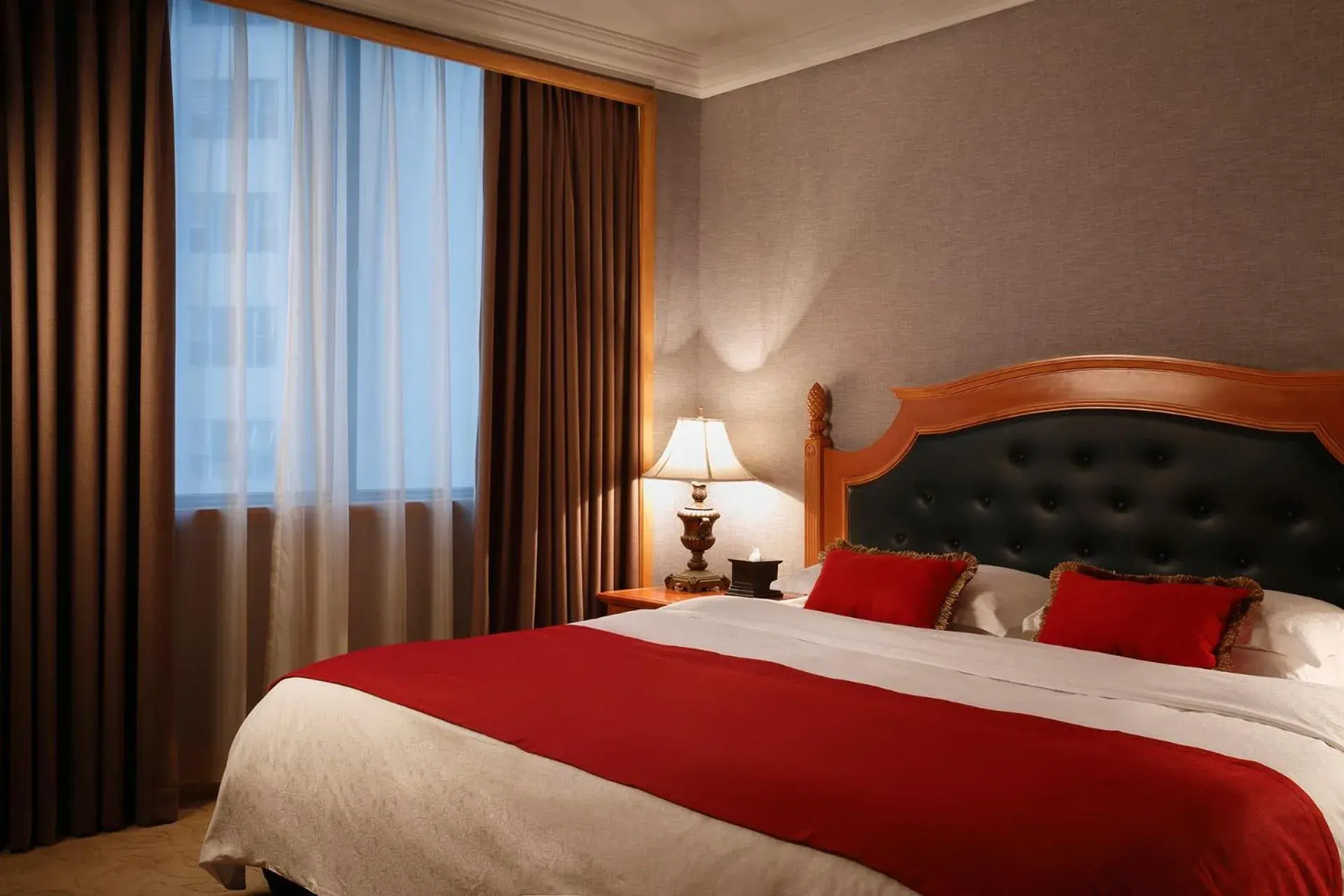 Bedroom, Bed in Grand Noble Hotel Dongguan