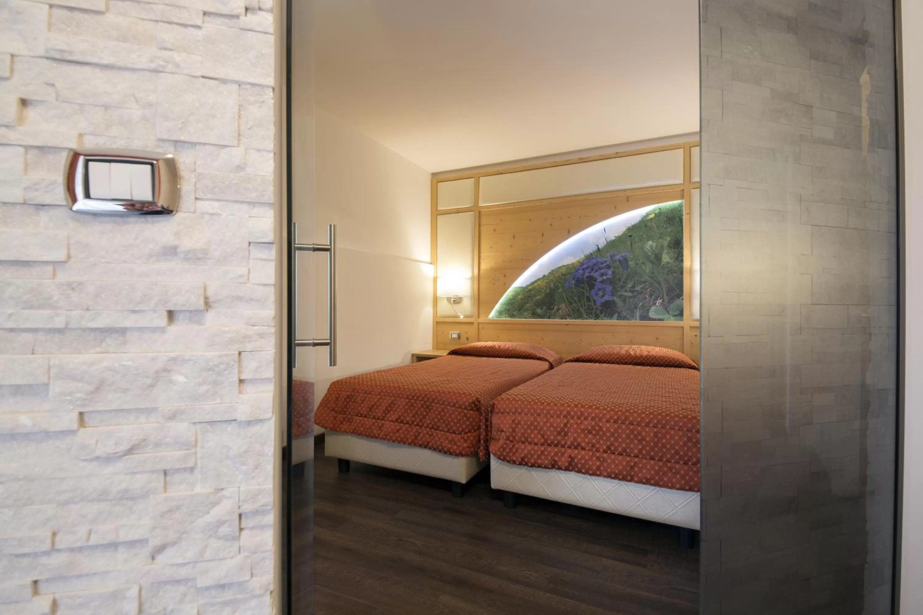 Photo of the whole room, Bed in Hotel Touring