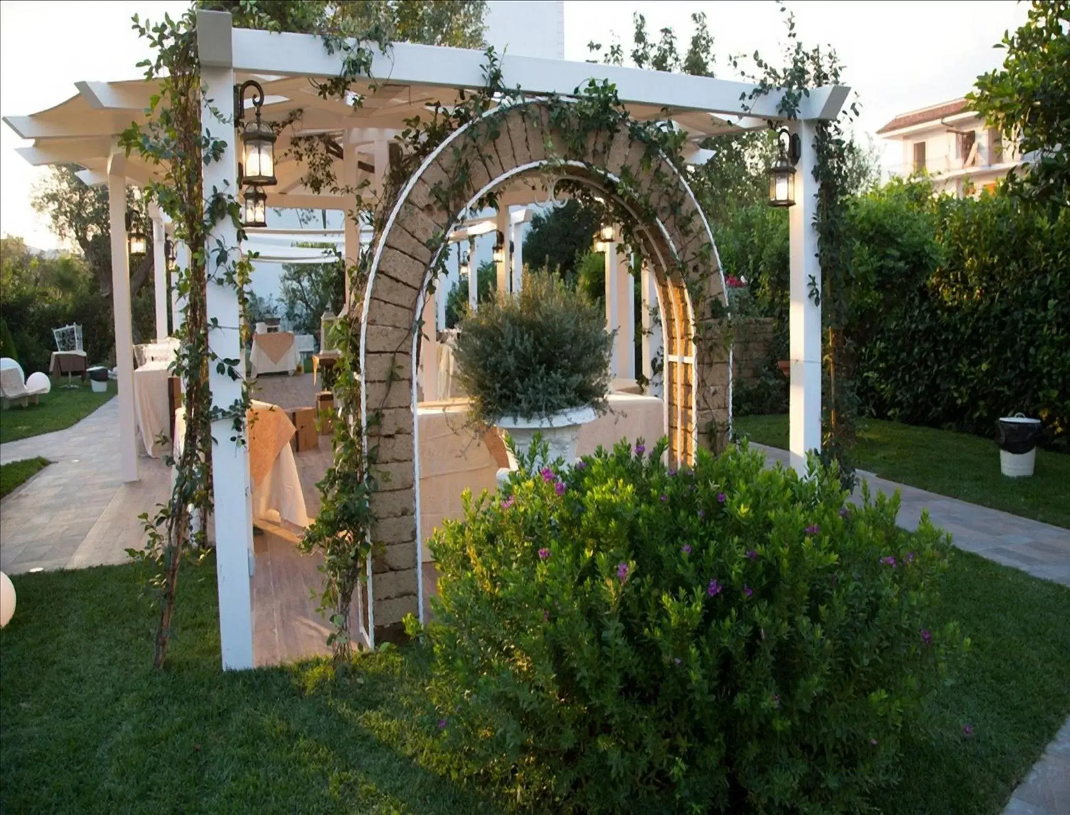 Garden, Banquet Facilities in Hotel Villa Clementina