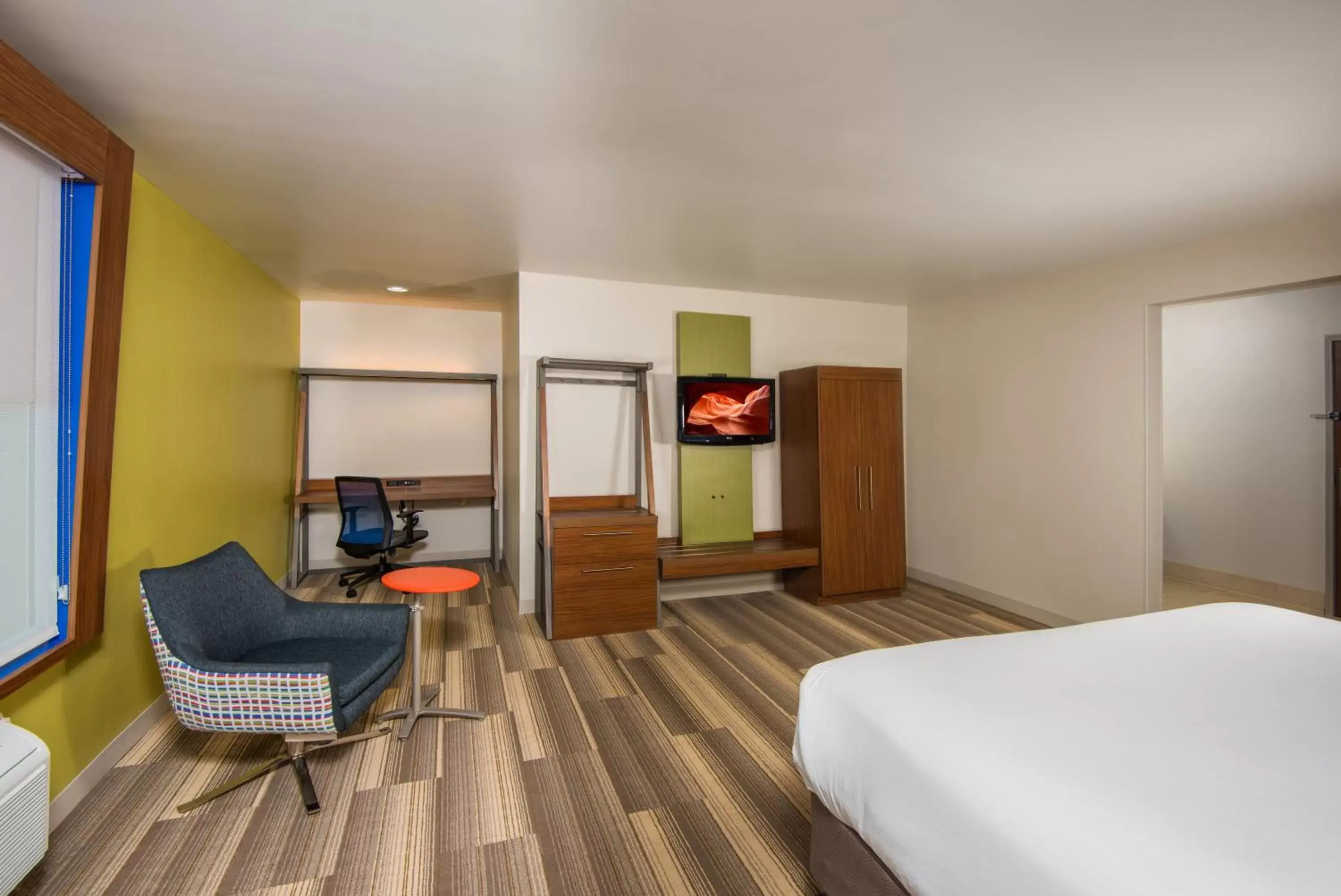 Photo of the whole room in Holiday Inn Express Peoria North - Glendale, an IHG Hotel