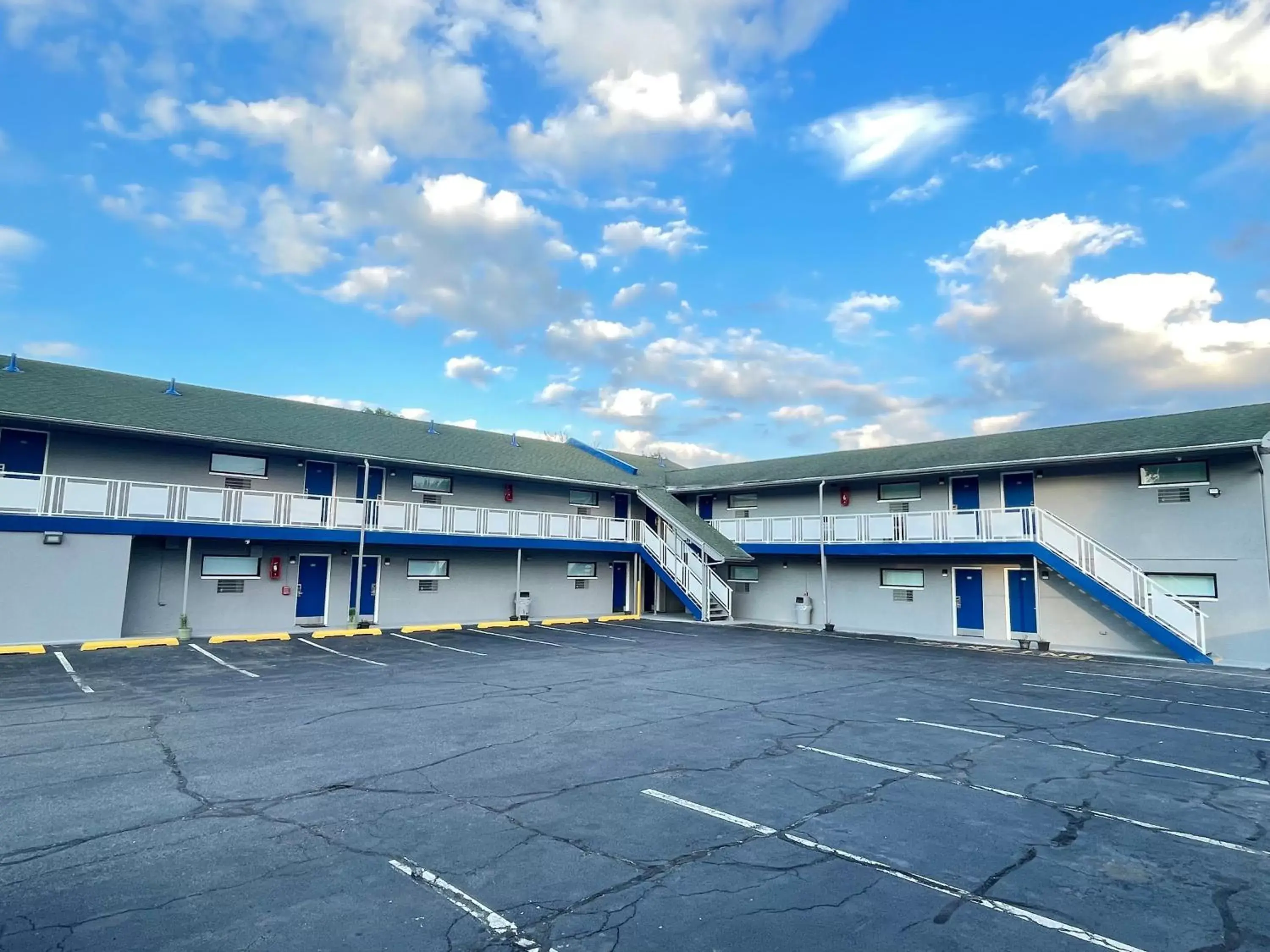 Property building in Crown Inn Property building in Crown Inn