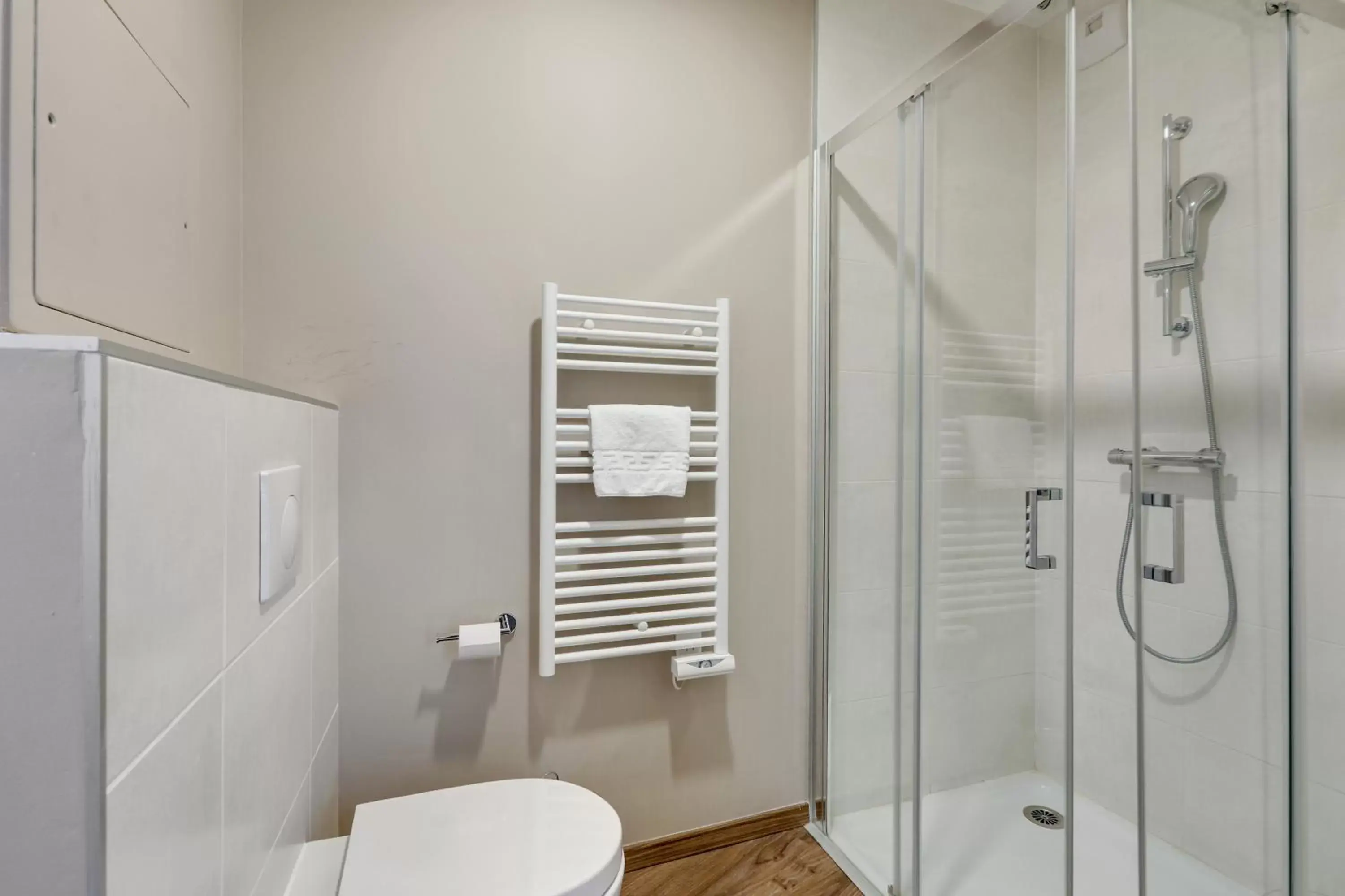 Bathroom in All Suites Bordeaux Marne – Gare Saint-Jean