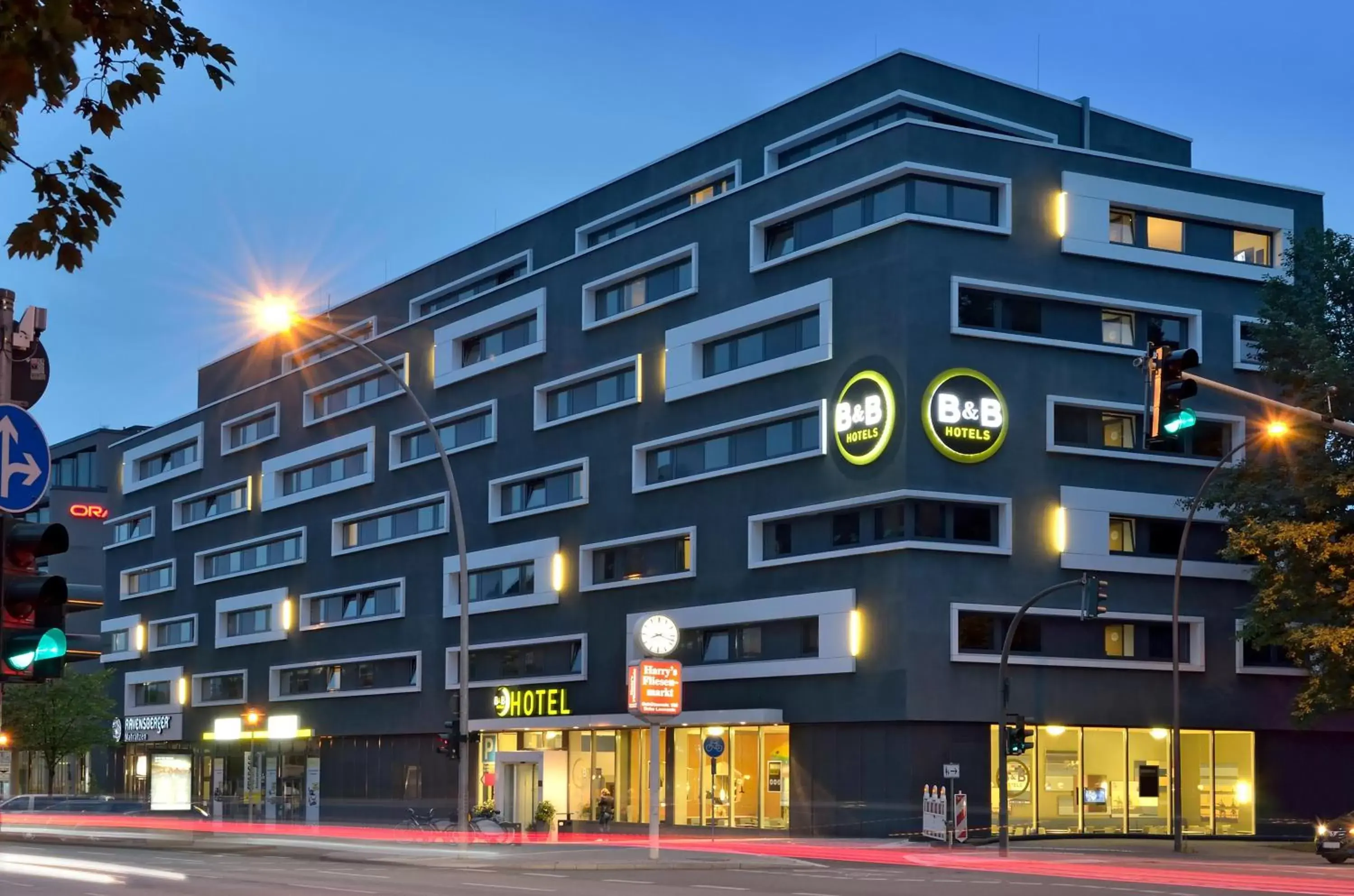 Property Building in B&B Hotel Hamburg-Altona