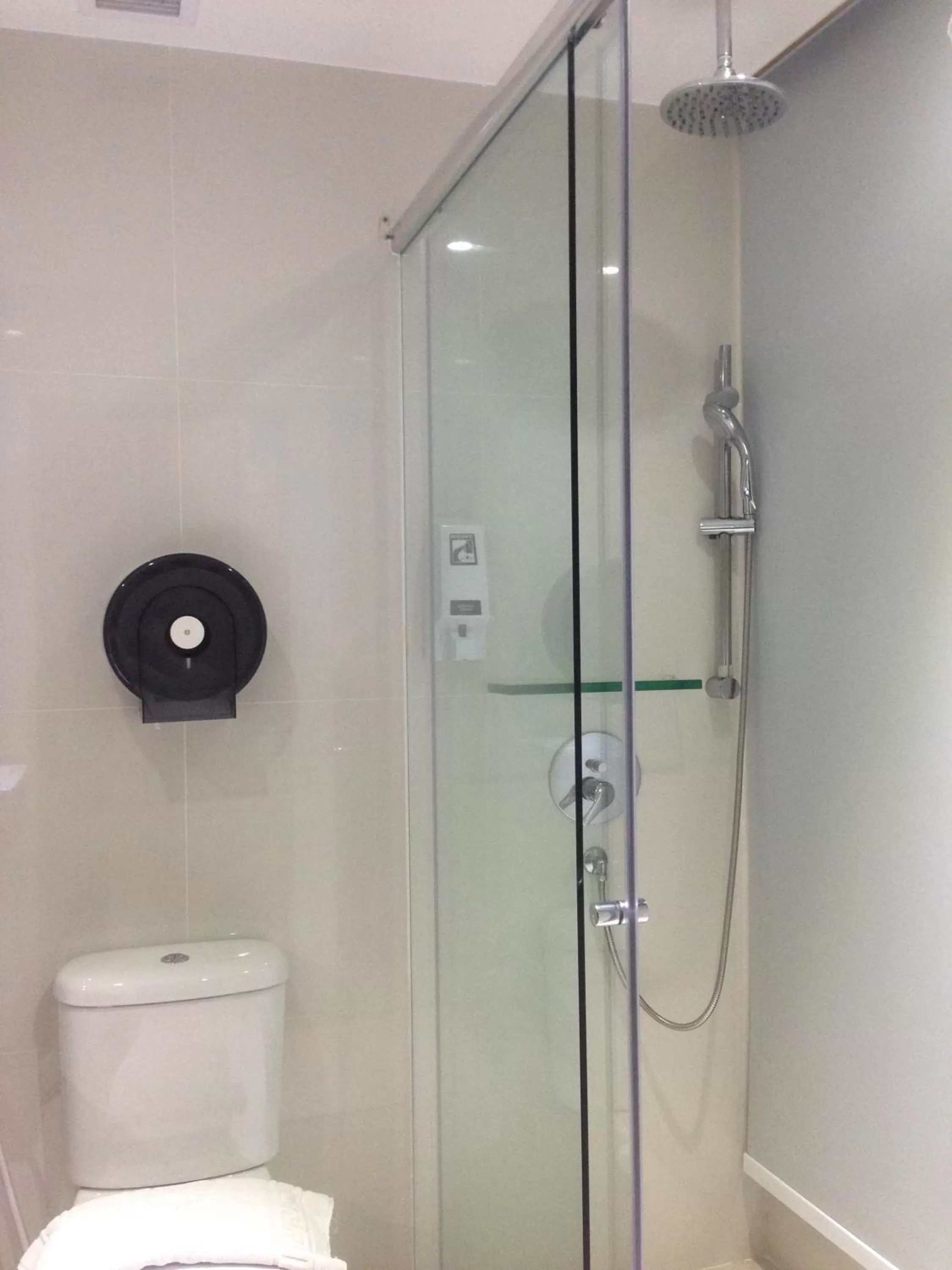 Bathroom in New Cape Inn