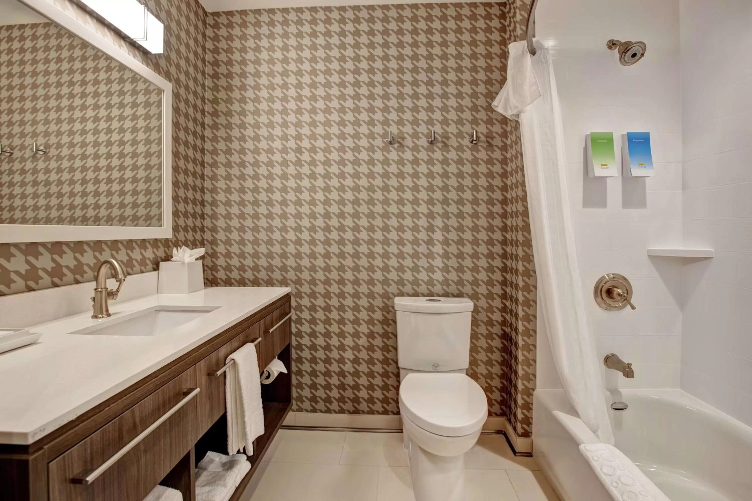 Bathroom in Home2 Suites By Hilton Charlotte Uptown