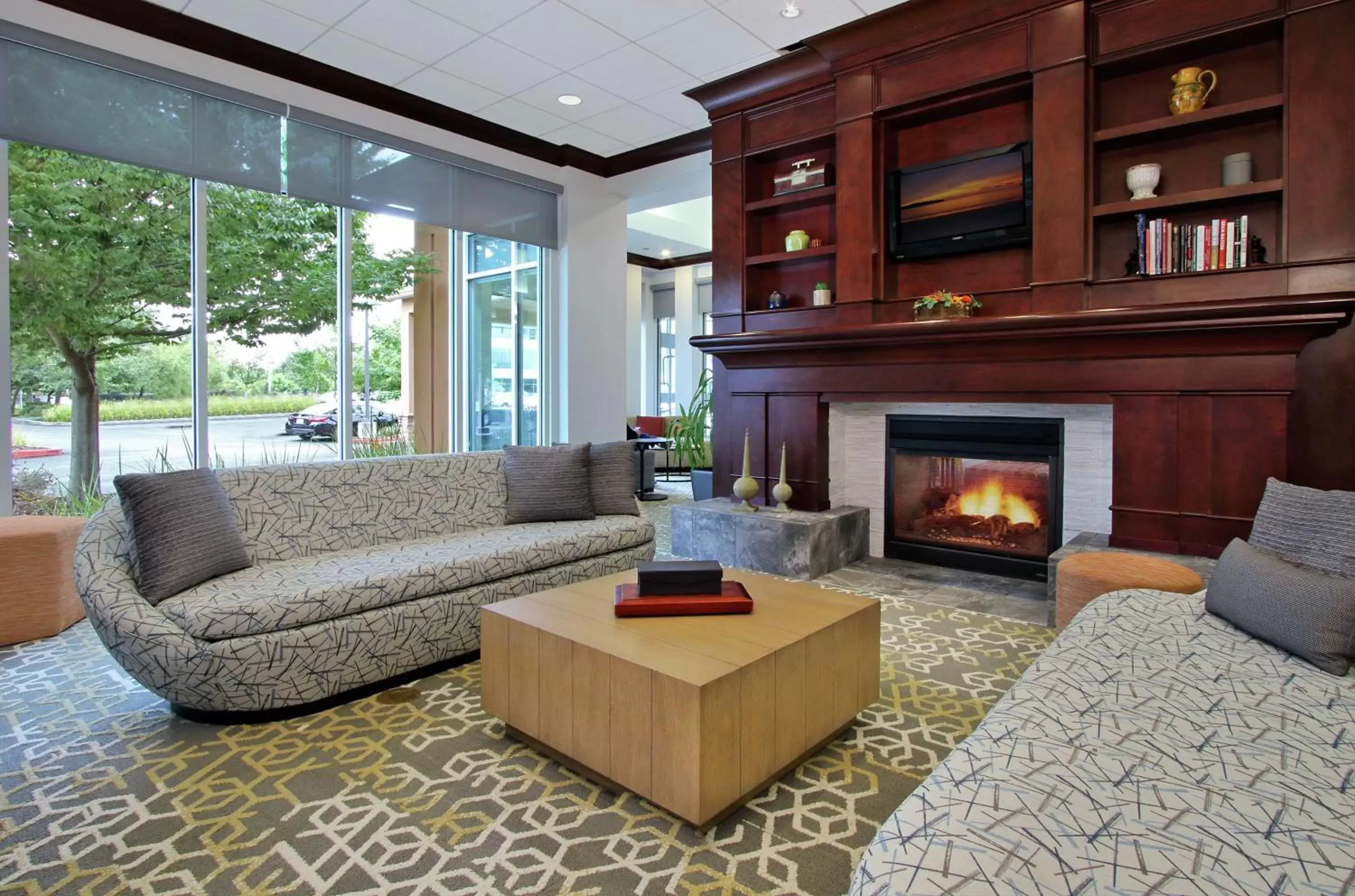 Lobby or reception, Seating Area in Hilton Garden Inn Sonoma County Airport