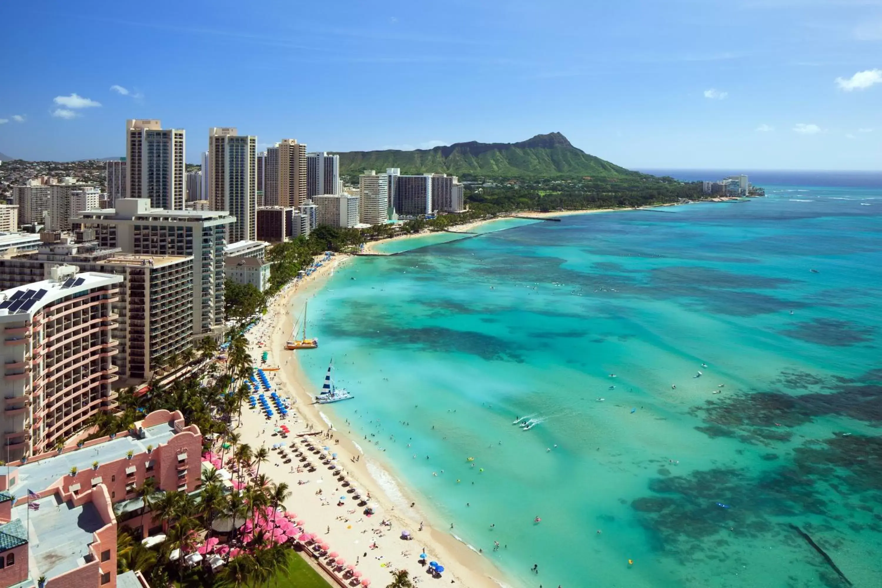 Photo of the whole room, Bird's-eye View in Sheraton Waikiki