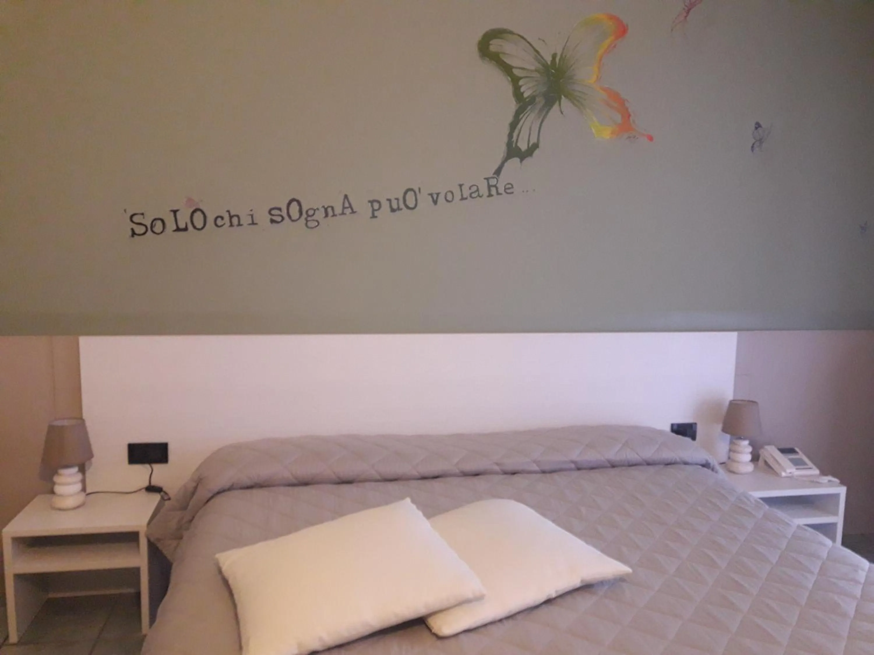 Bedroom, Bed in Hotel Stazione sul lago di Iseo