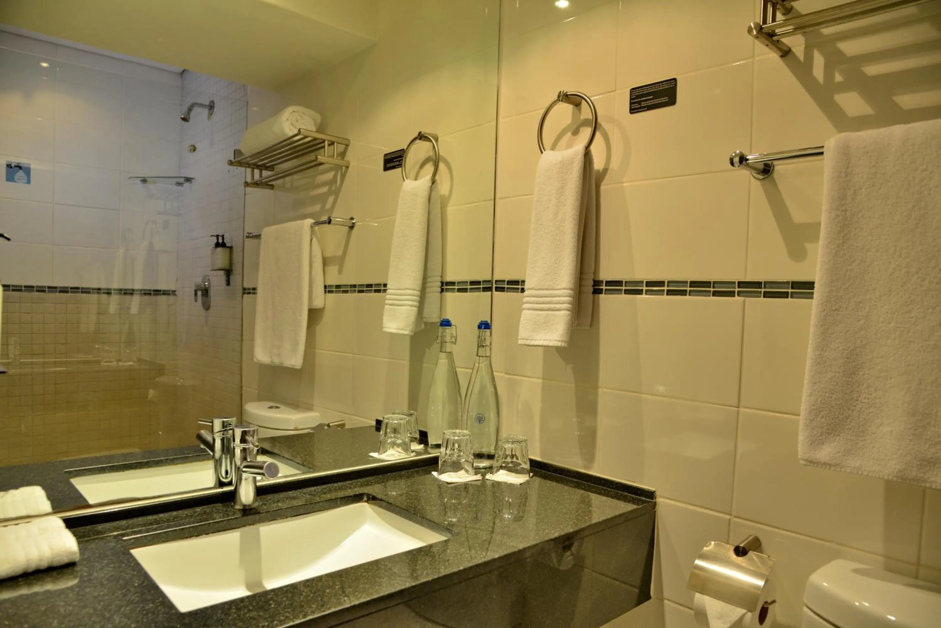 Shower in Fountains Hotel