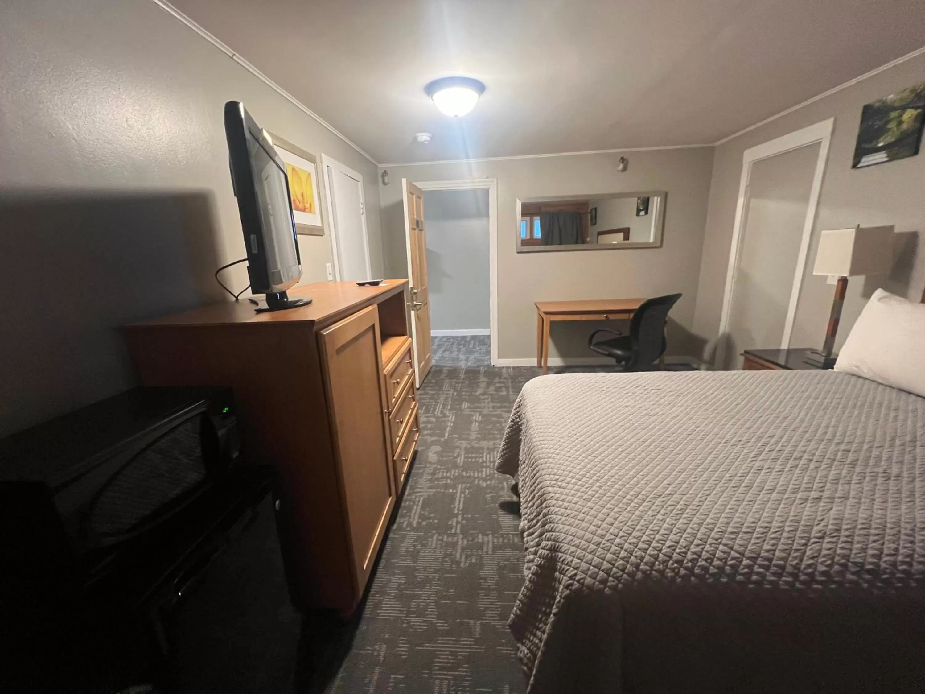 Bed in Vacationland Inn & Suites