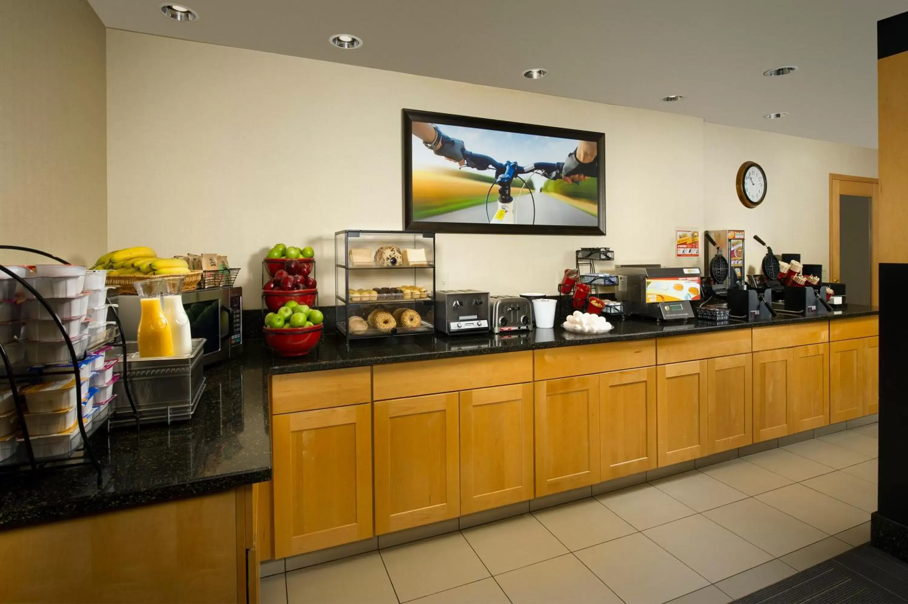 Buffet breakfast in Redmond Inn Buffet breakfast in Redmond Inn